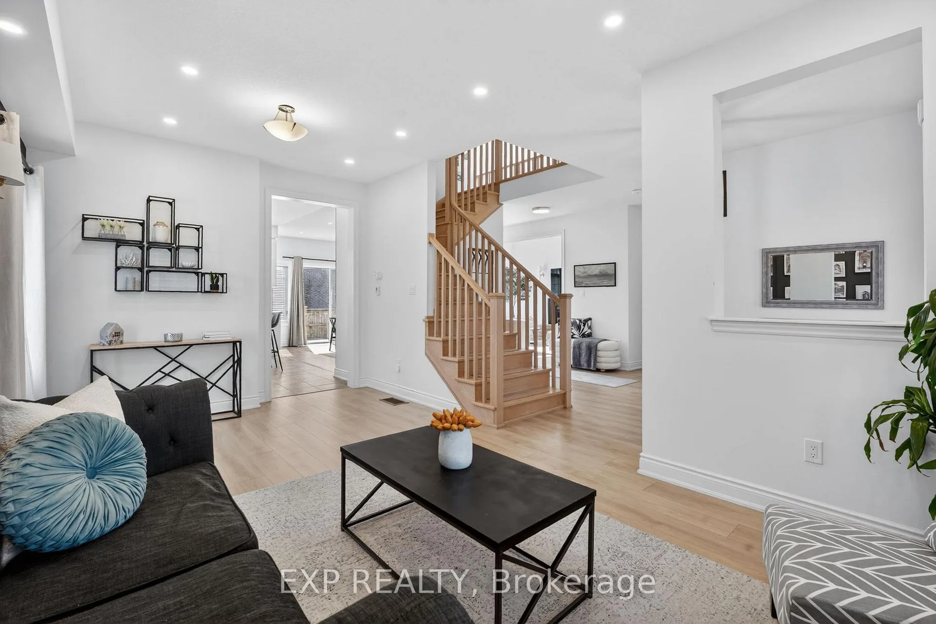 Photo 9 of 14 Venture Way, Thorold, Rolling Meadows — HOMEH