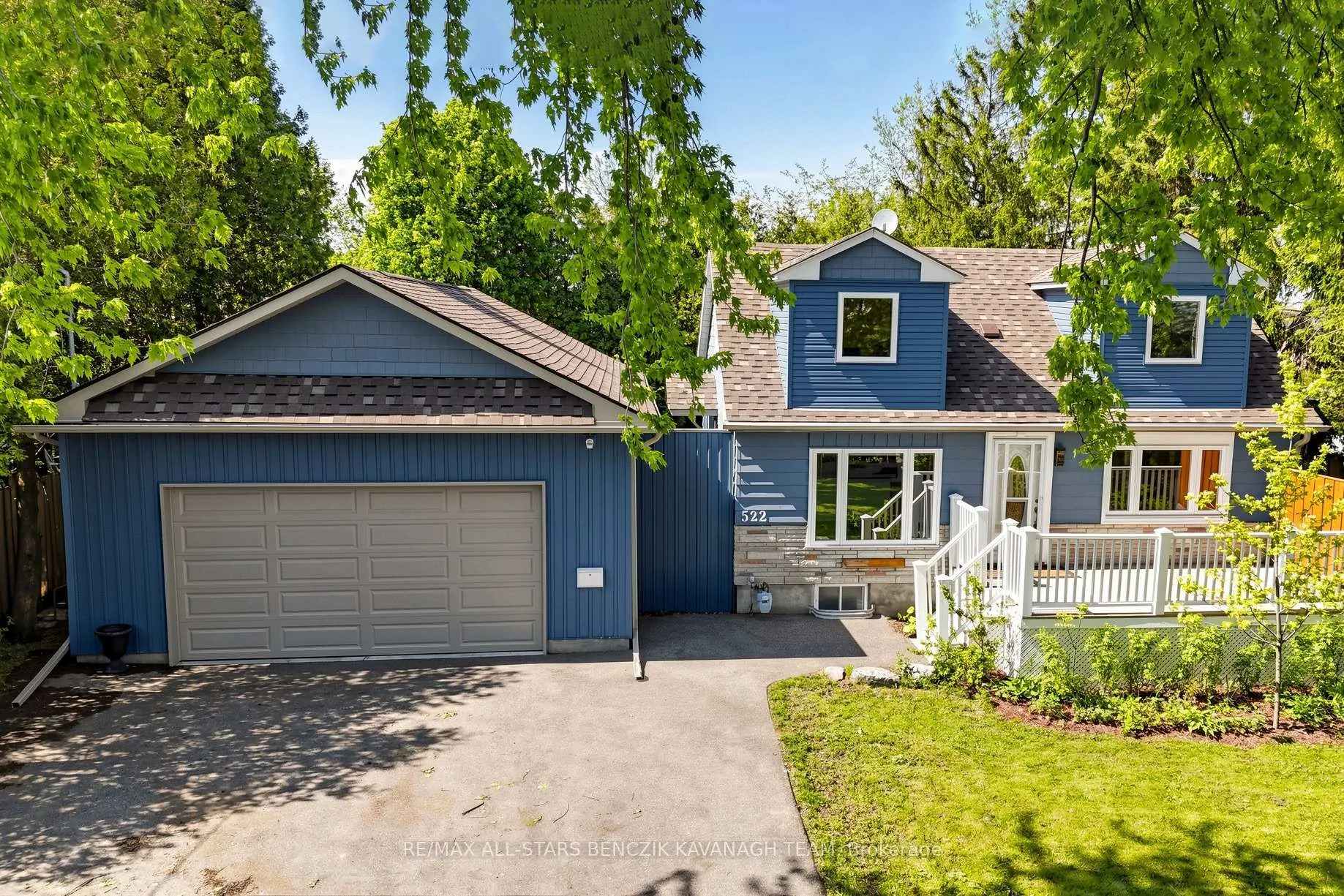 Front of 522 Sheppard Avenue