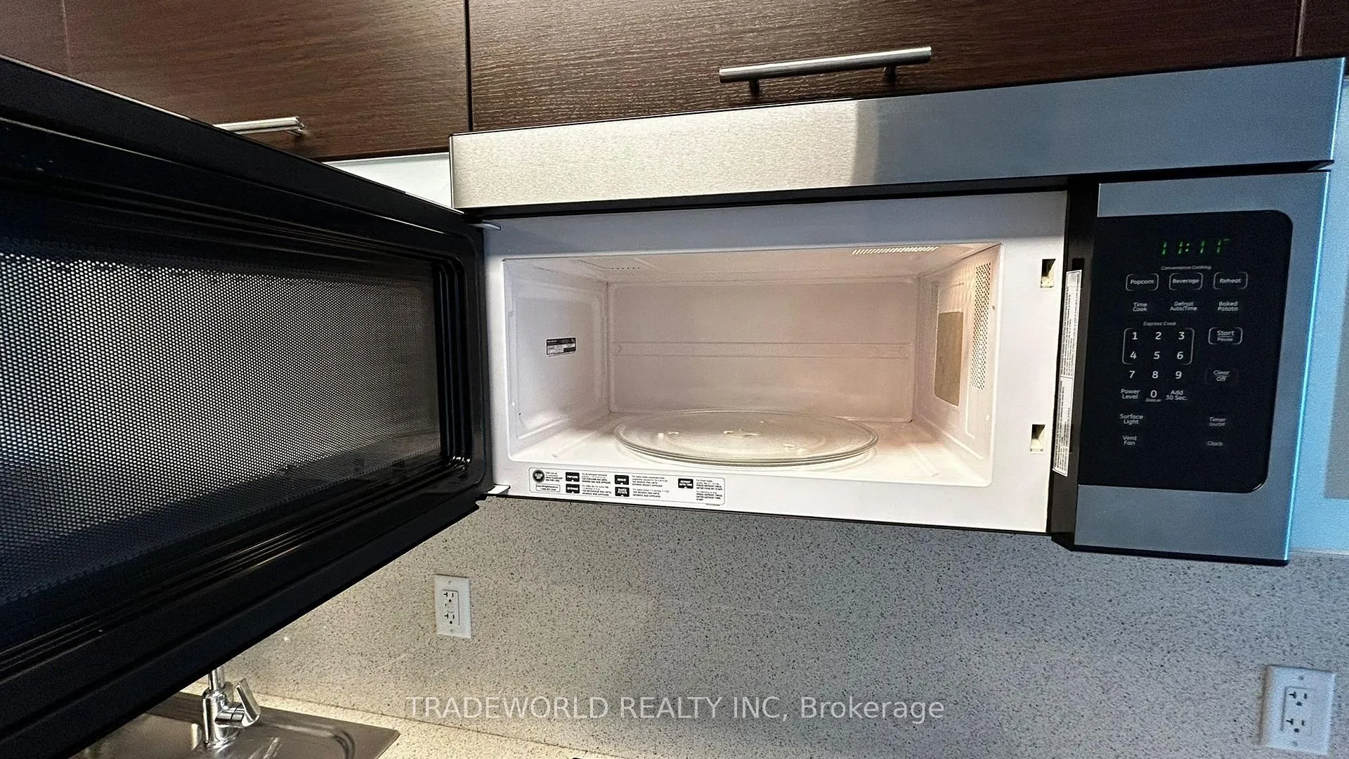 Photo 8 of Unit 3101, 386 Yonge Street, Toronto, Bay Street Corridor — HOMEH