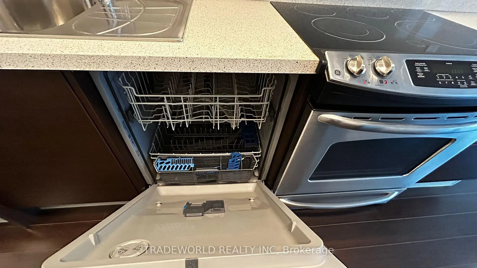 Photo 10 of Unit 3101, 386 Yonge Street, Toronto, Bay Street Corridor — HOMEH