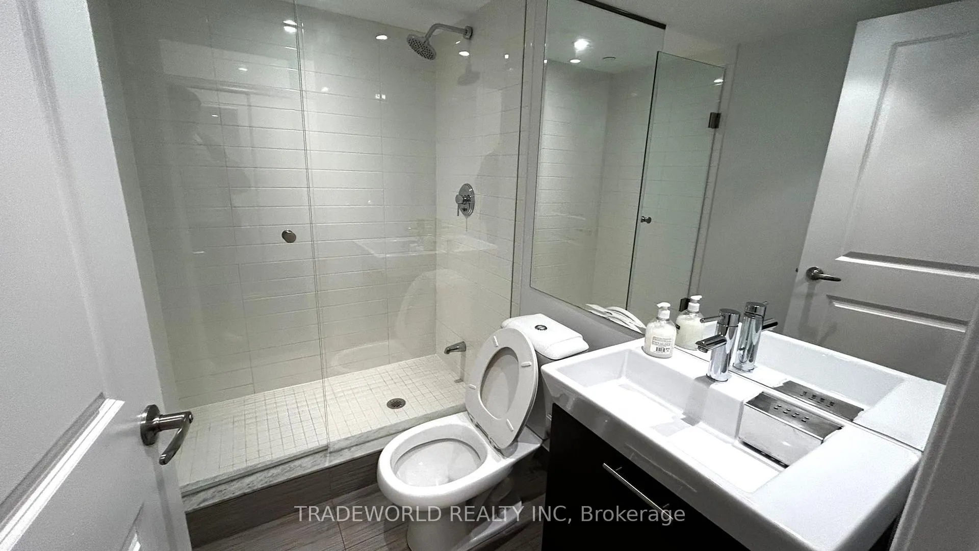 Photo 16 of Unit 3101, 386 Yonge Street, Toronto, Bay Street Corridor — HOMEH