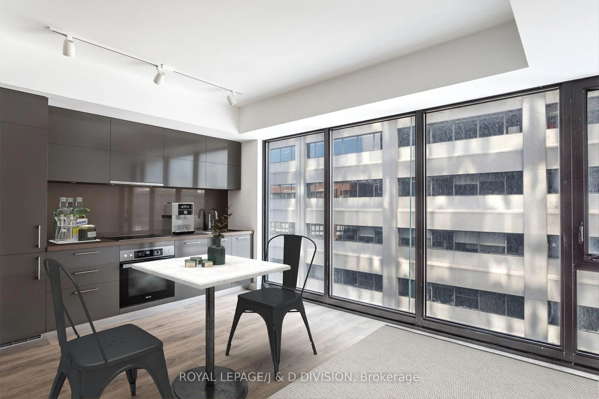 Photo 6 of Unit 607, 188 Cumberland Street, Toronto, The Annex — HOMEH