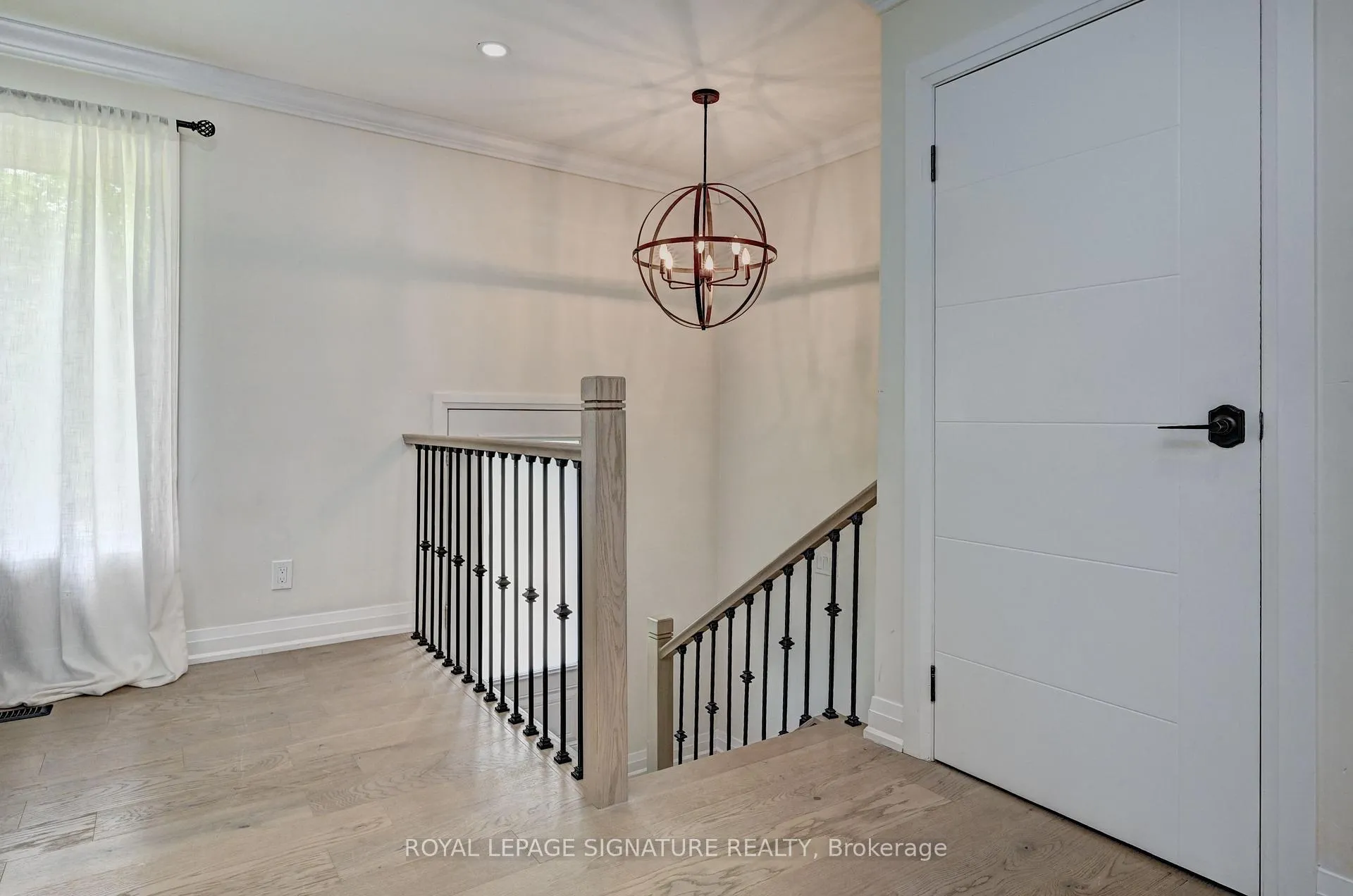 Photo 7 of 240 Stonybrook Drive, Kitchener — HOMEH