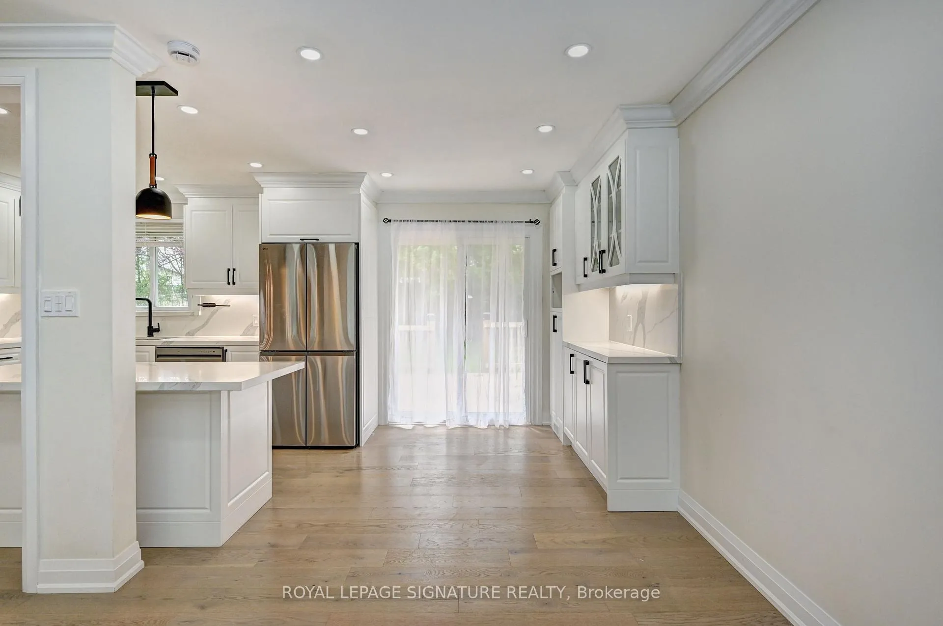 Photo 10 of 240 Stonybrook Drive, Kitchener — HOMEH