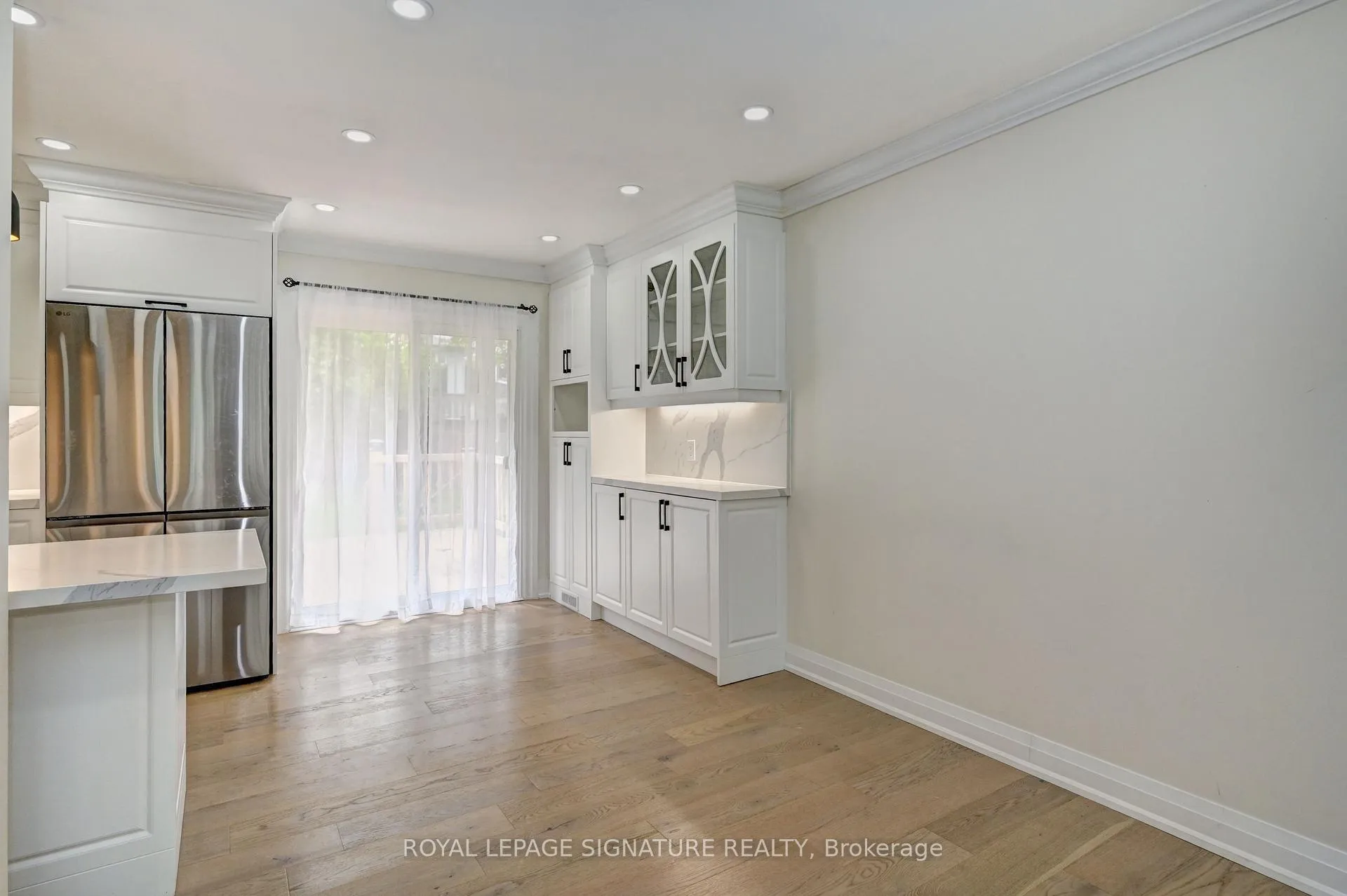 Photo 11 of 240 Stonybrook Drive, Kitchener — HOMEH