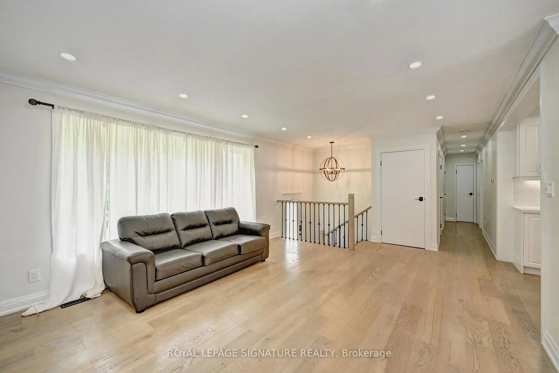 Photo 13 of 240 Stonybrook Drive, Kitchener — HOMEH