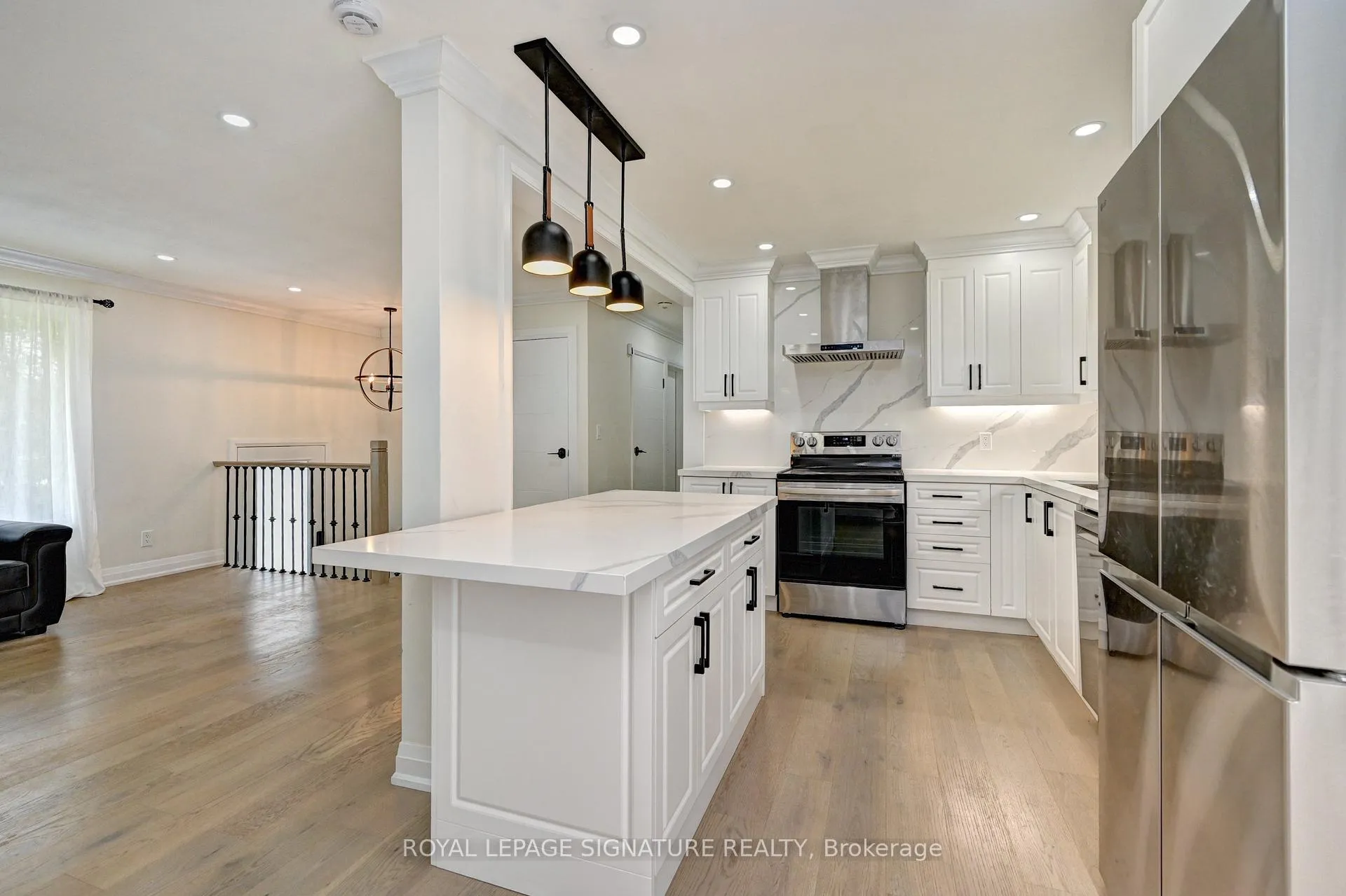 Photo 17 of 240 Stonybrook Drive, Kitchener — HOMEH