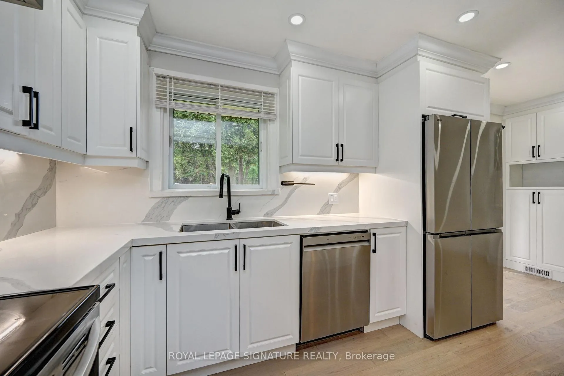 Photo 25 of 240 Stonybrook Drive, Kitchener — HOMEH
