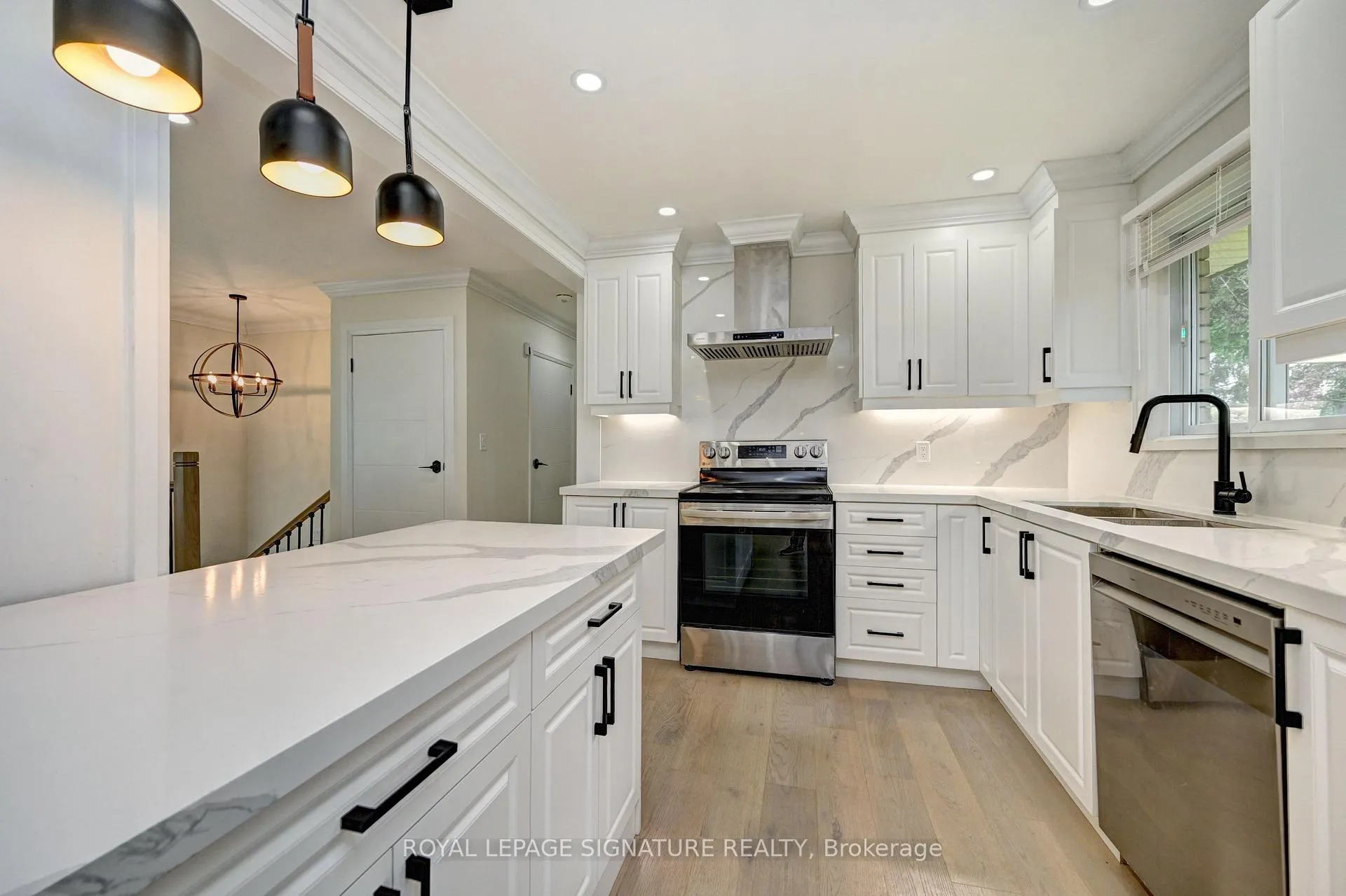 Photo 26 of 240 Stonybrook Drive, Kitchener — HOMEH