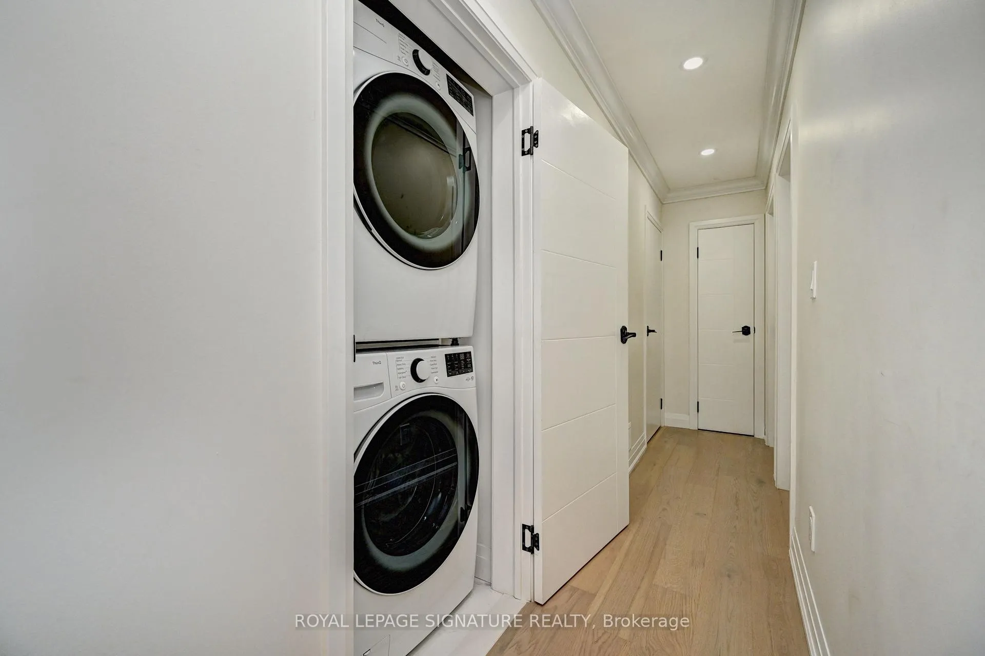 Photo 27 of 240 Stonybrook Drive, Kitchener — HOMEH