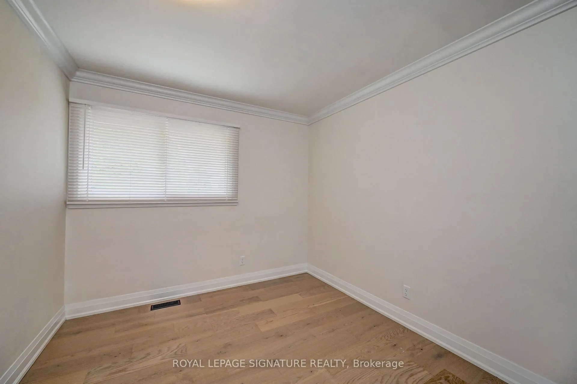 Photo 29 of 240 Stonybrook Drive, Kitchener — HOMEH