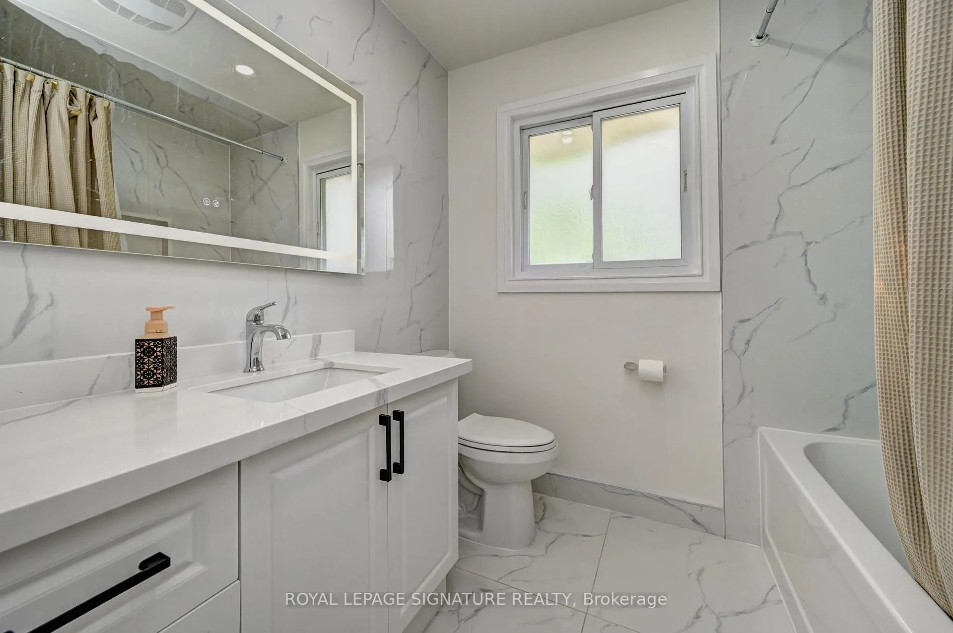 Photo 35 of 240 Stonybrook Drive, Kitchener — HOMEH