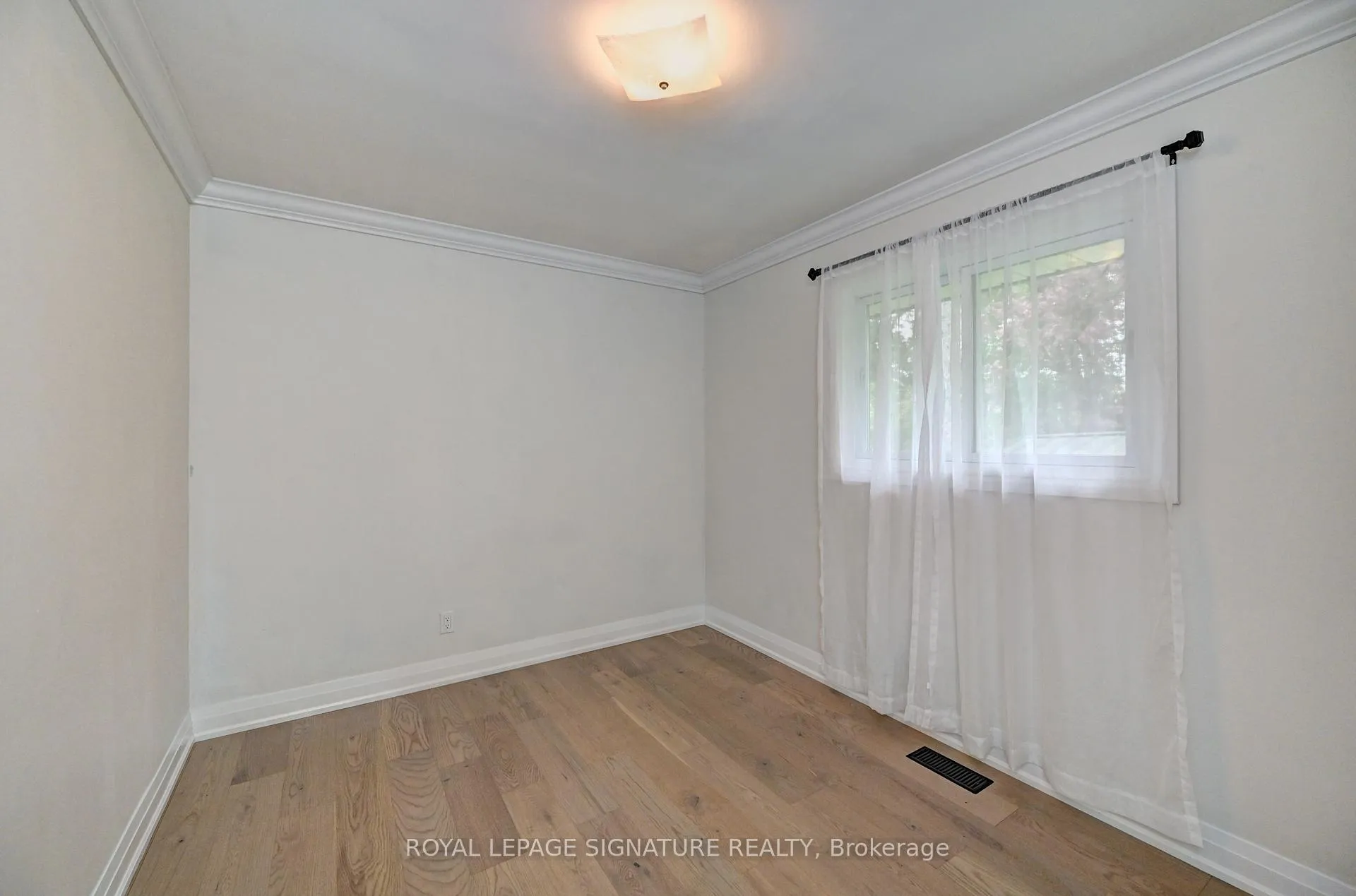 Photo 38 of 240 Stonybrook Drive, Kitchener — HOMEH