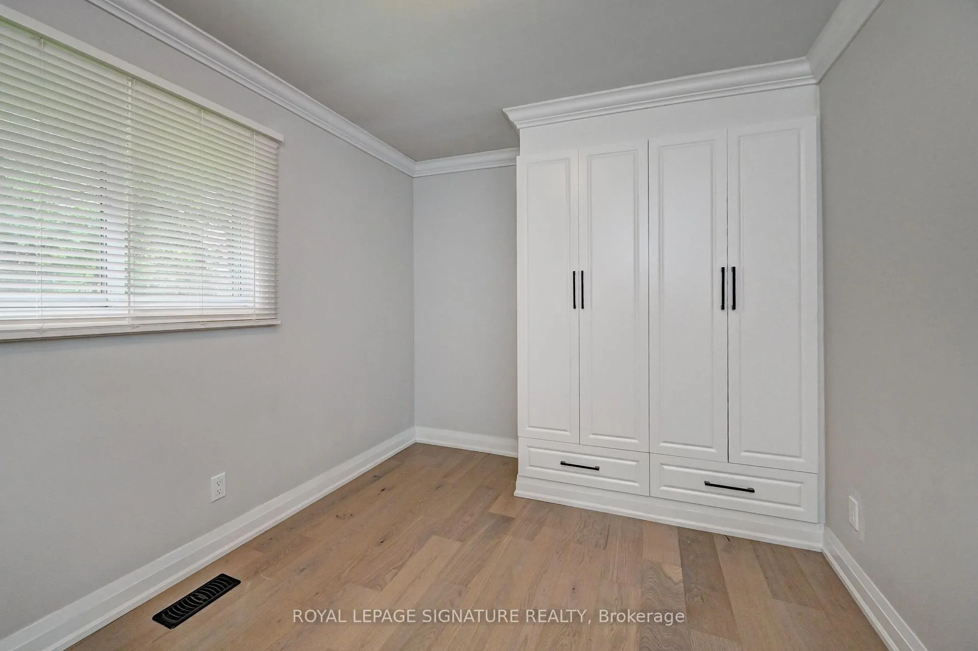 Photo 41 of 240 Stonybrook Drive, Kitchener — HOMEH