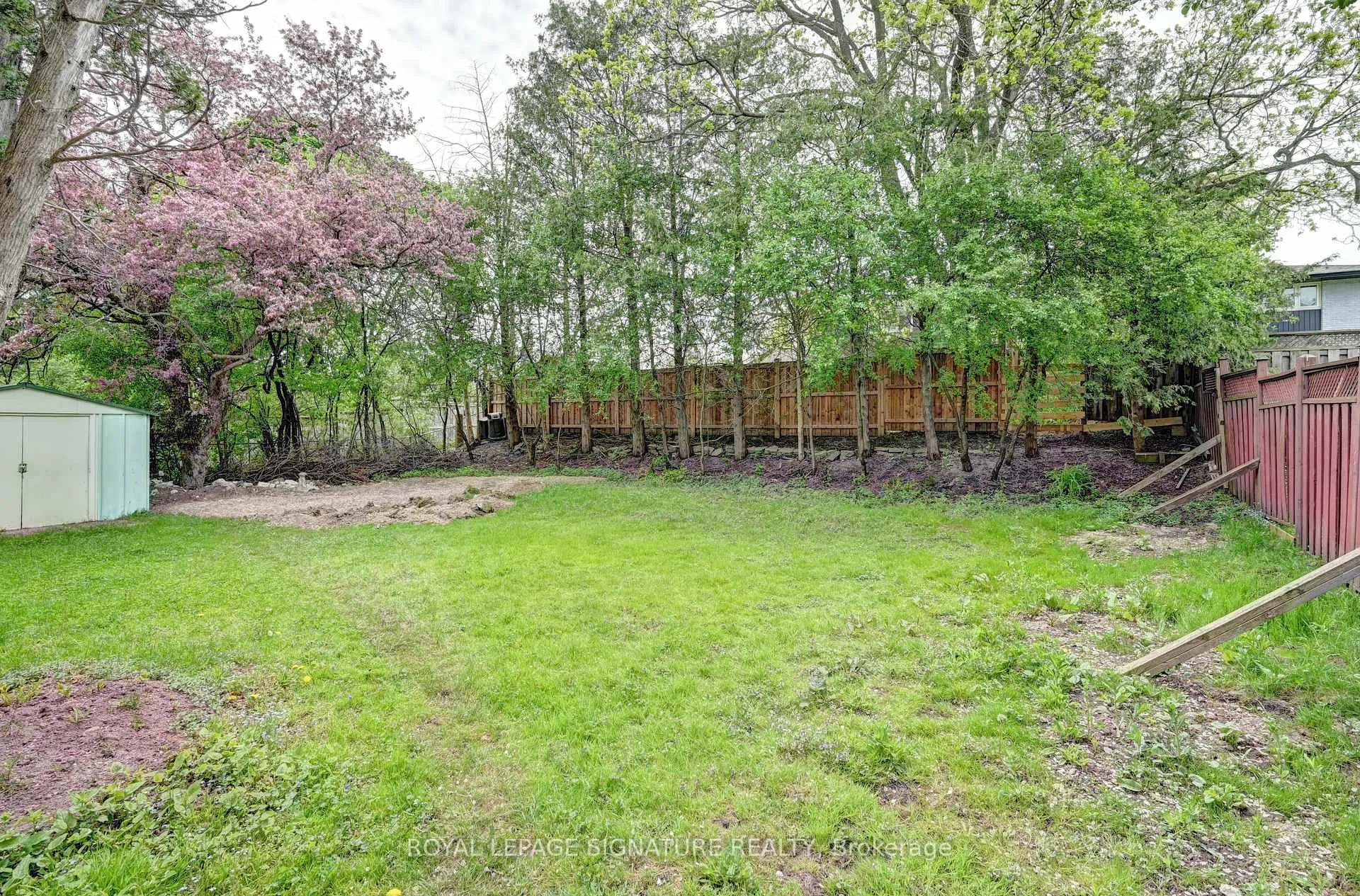 Photo 49 of 240 Stonybrook Drive, Kitchener — HOMEH