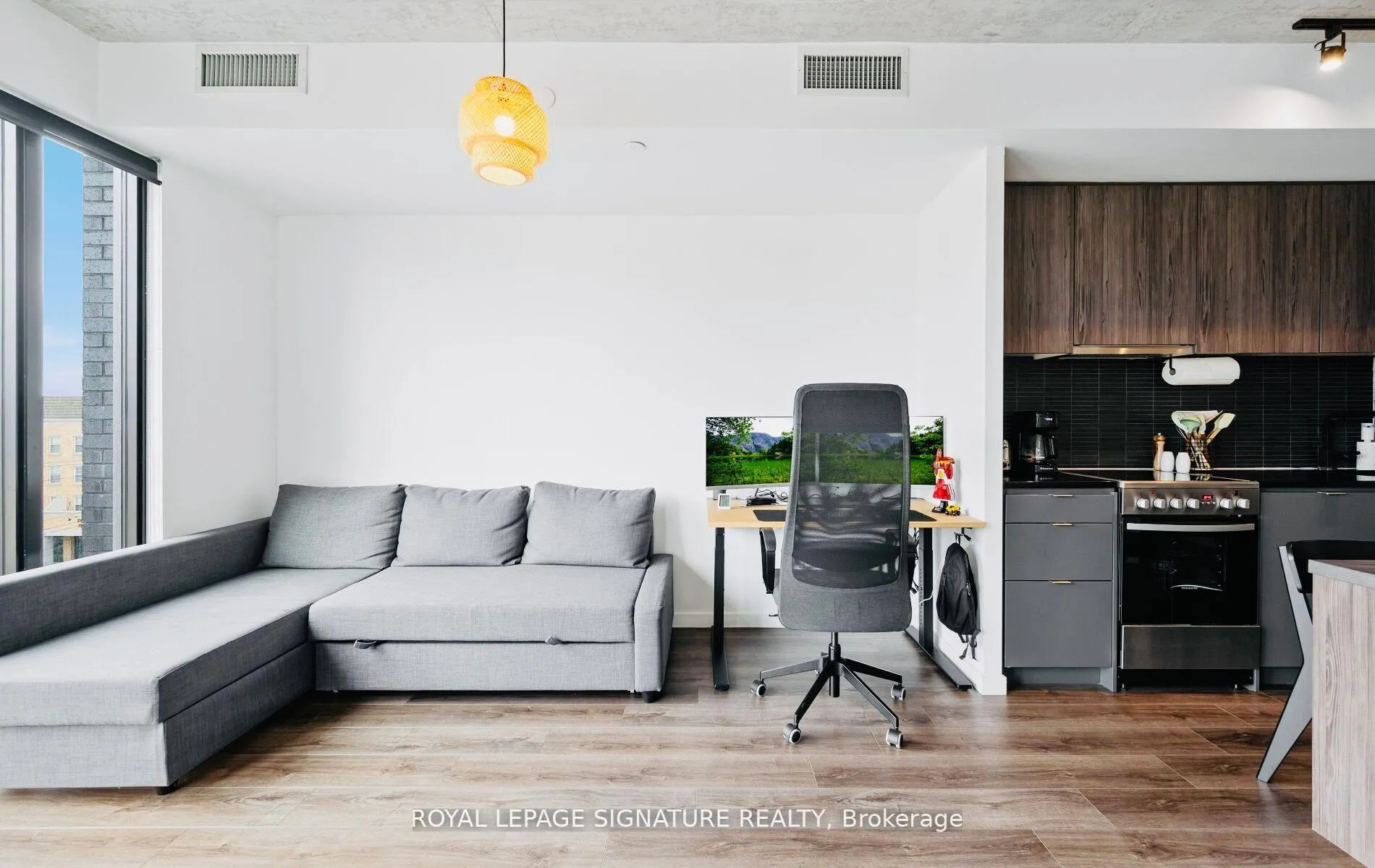 Photo 8 of Unit 411, 7 Smith Crescent, Etobicoke, Stonegate-Queensway — HOMEH