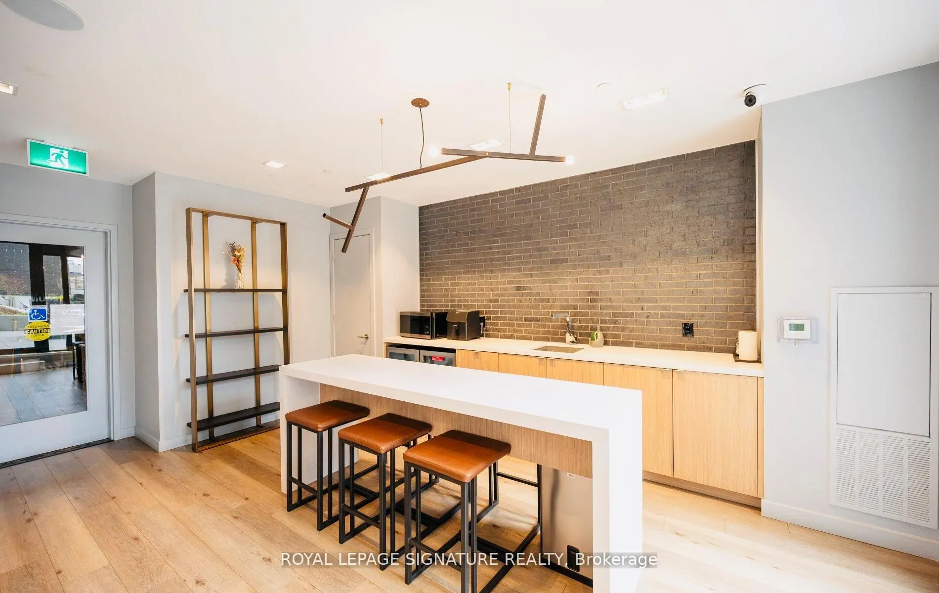 Photo 16 of Unit 411, 7 Smith Crescent, Etobicoke, Stonegate-Queensway — HOMEH