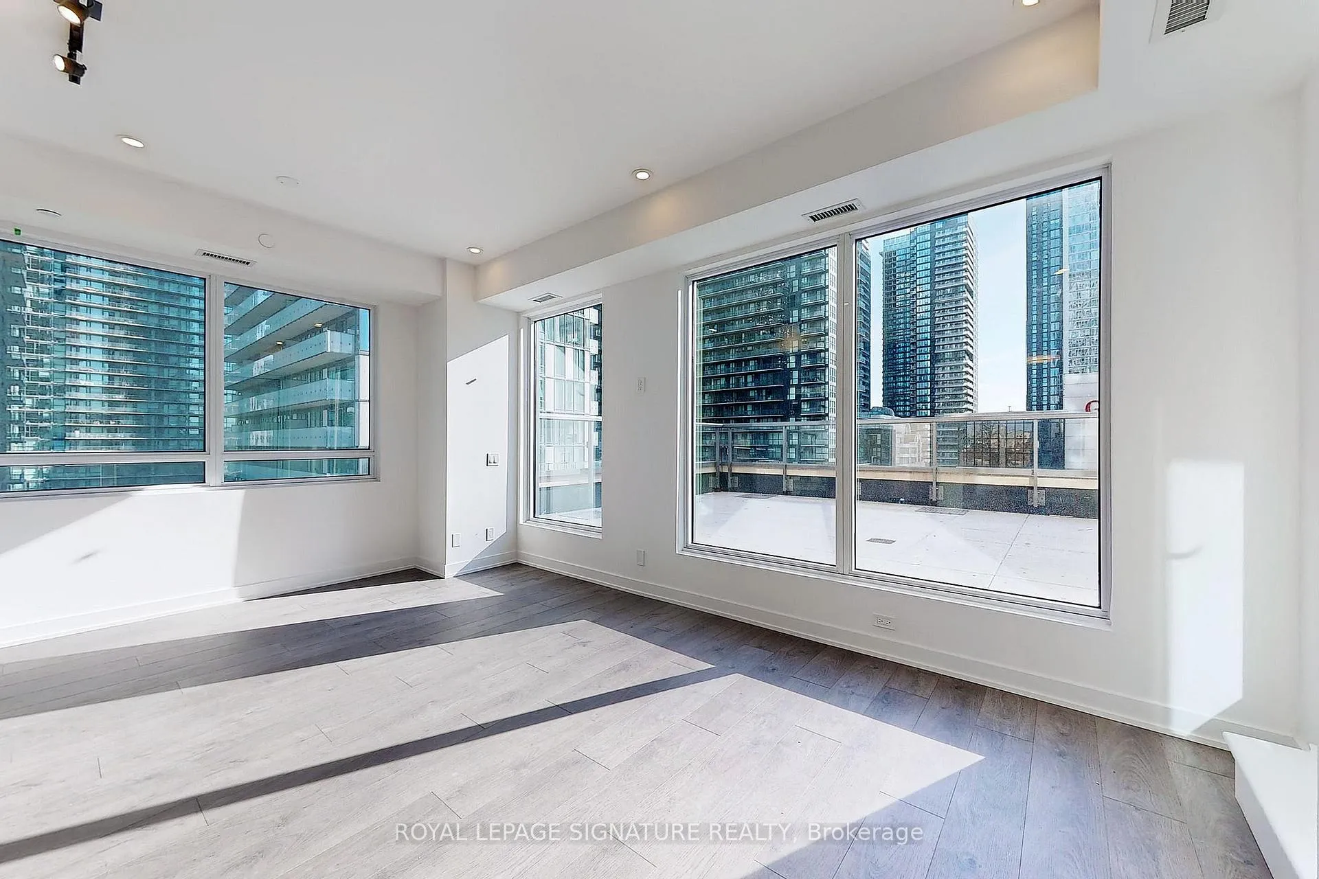 Photo 2 of Unit 1506, 108 Peter Street, Toronto, Waterfront Communities — HOMEH