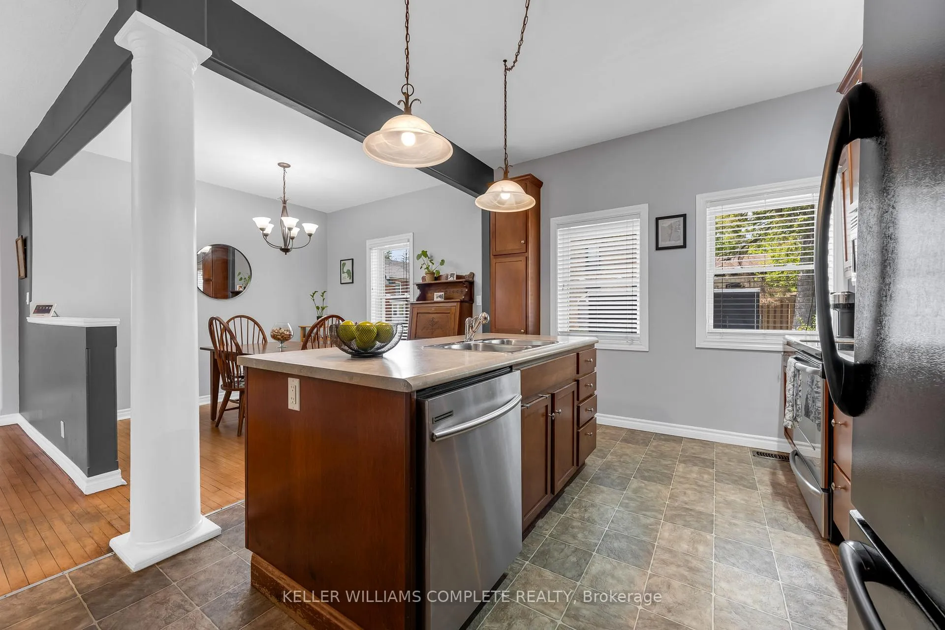 Photo 11 of 110 Oak Street, Brantford, Old West Brant — HOMEH