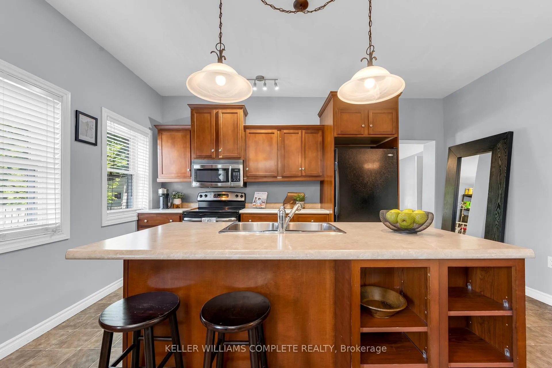 Photo 12 of 110 Oak Street, Brantford, Old West Brant — HOMEH