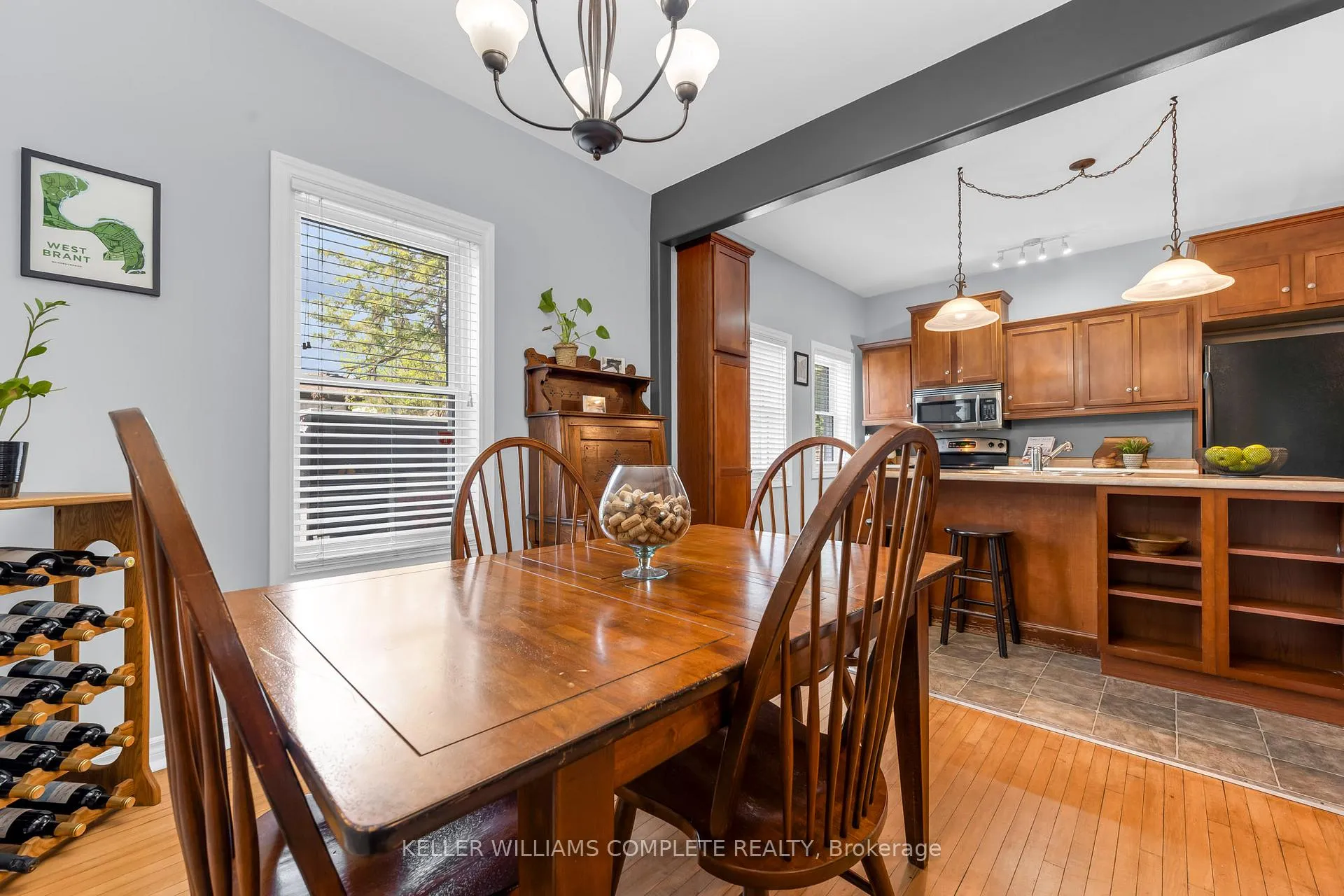 Photo 15 of 110 Oak Street, Brantford, Old West Brant — HOMEH