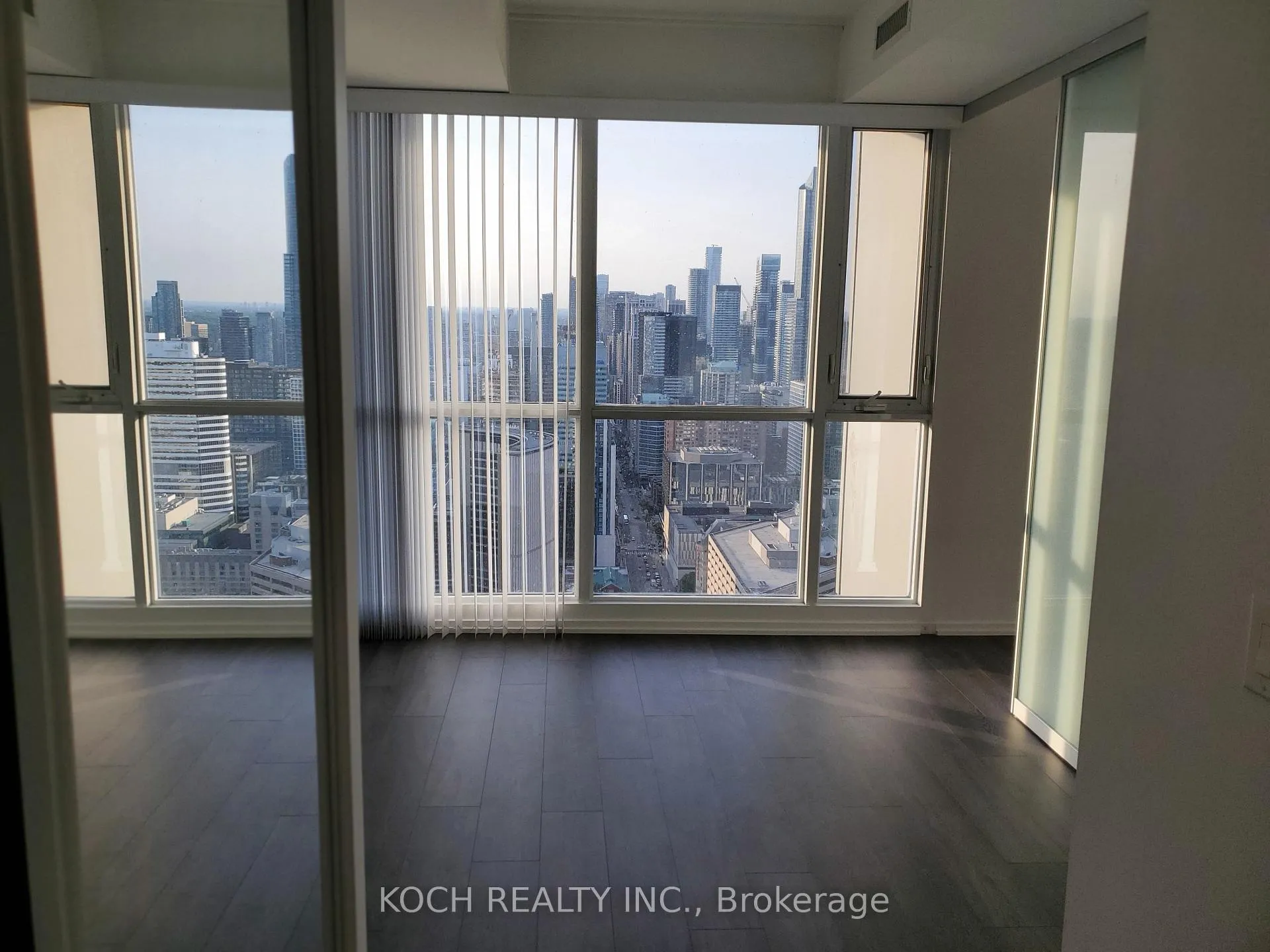 Photo 7 of Unit 5001, 70 Temperance Street, Toronto, Bay Street Corridor — HOMEH