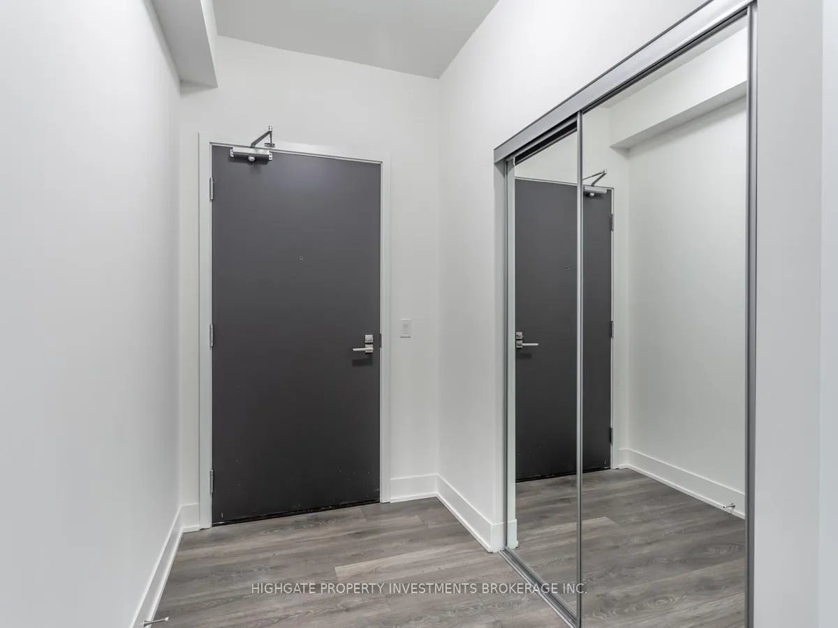 Photo 4 of Unit 305, 2916 Highway 7 Road, Vaughan, Concord — HOMEH
