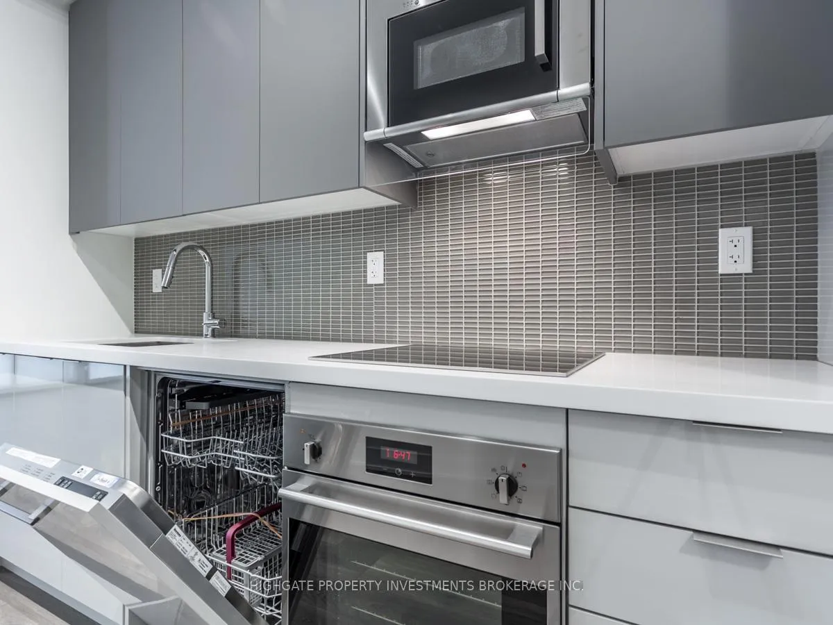 Photo 12 of Unit 305, 2916 Highway 7 Road, Vaughan, Concord — HOMEH