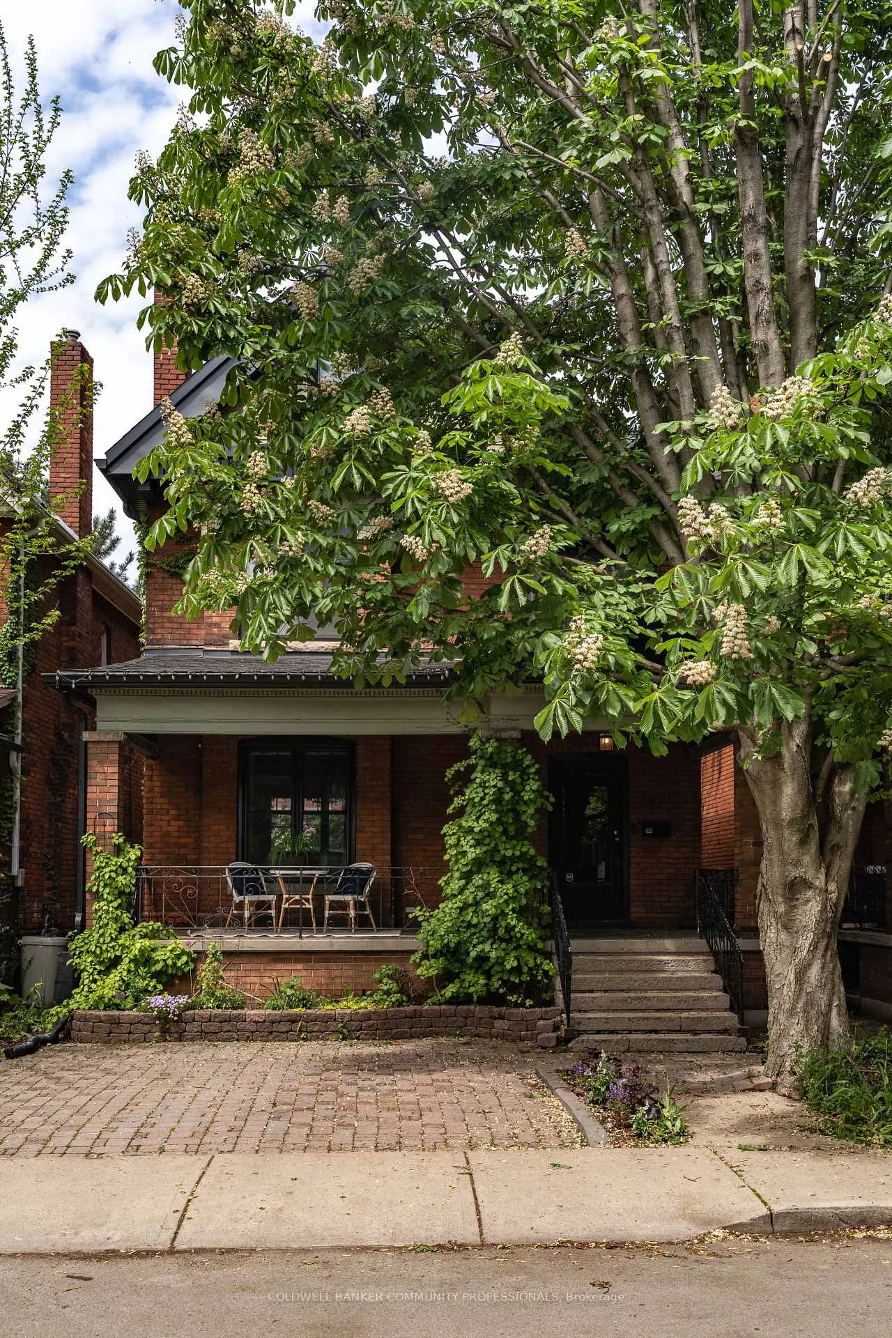 Photo 1 of 44 St Clair Avenue, Hamilton, Gibson — HOMEH