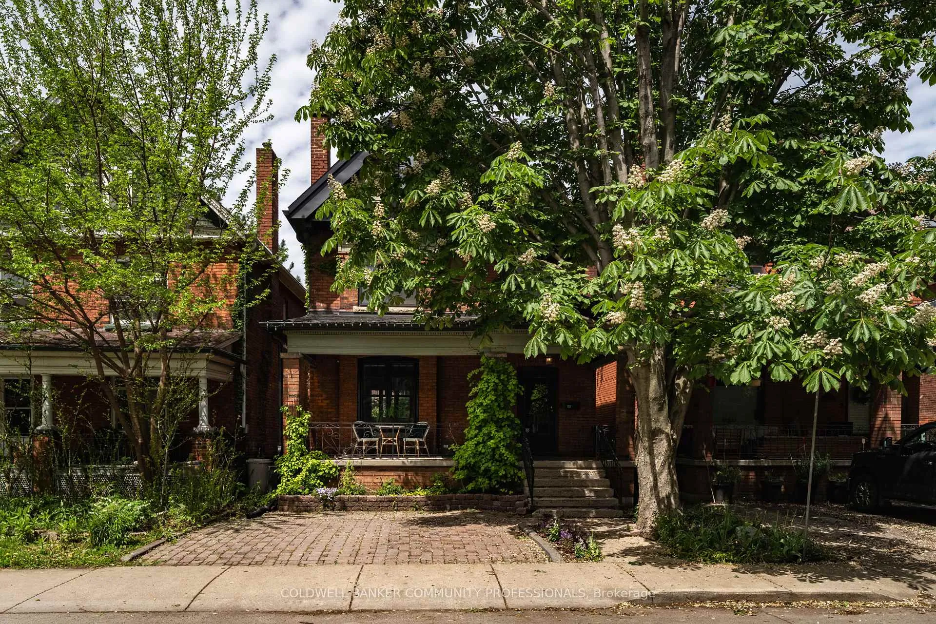 Photo 2 of 44 St Clair Avenue, Hamilton, Gibson — HOMEH