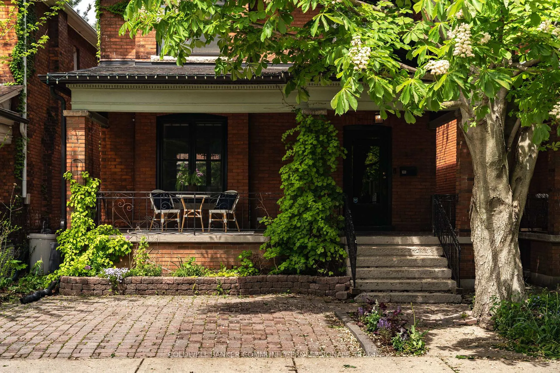 Photo 3 of 44 St Clair Avenue, Hamilton, Gibson — HOMEH