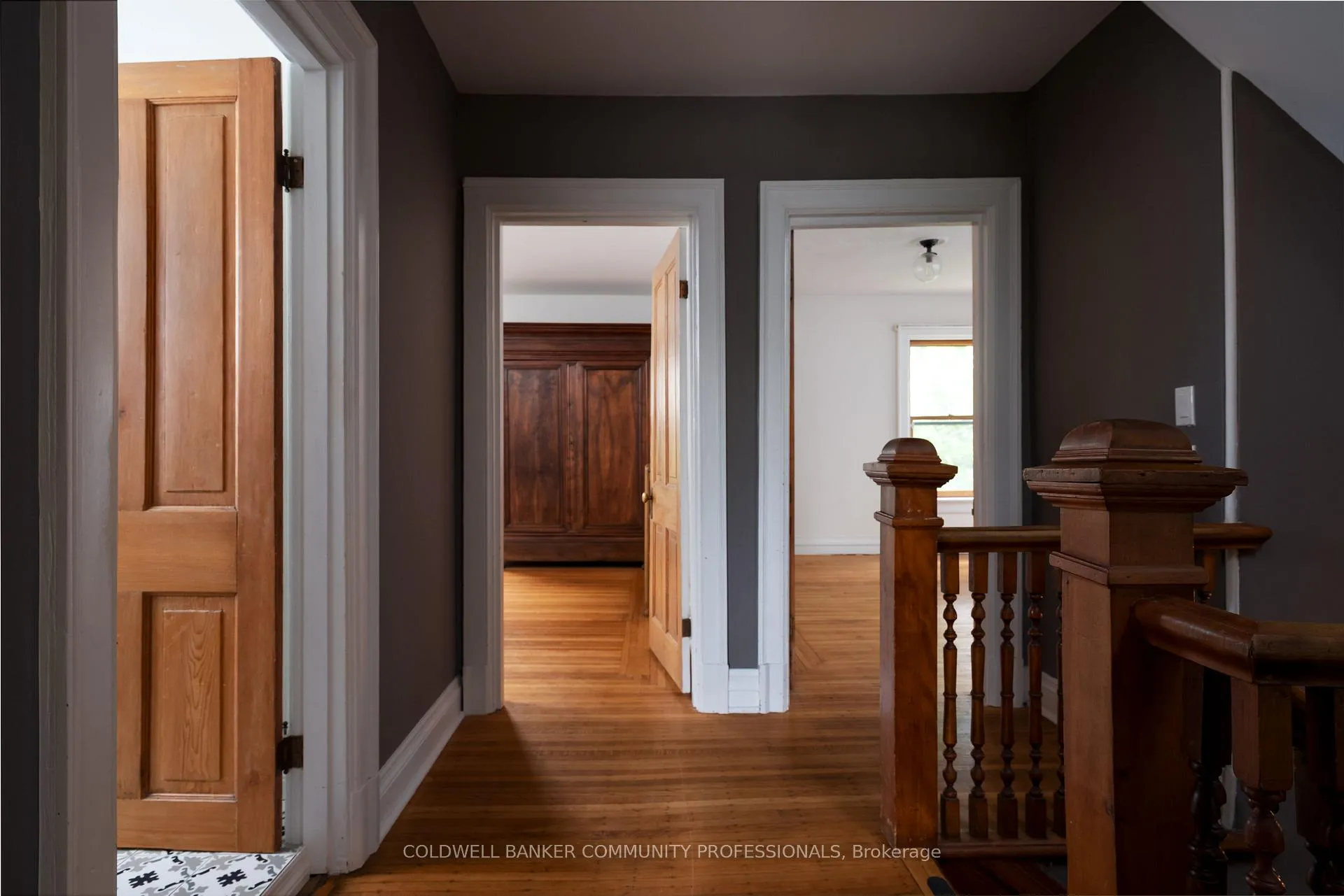 Photo 21 of 44 St Clair Avenue, Hamilton, Gibson — HOMEH