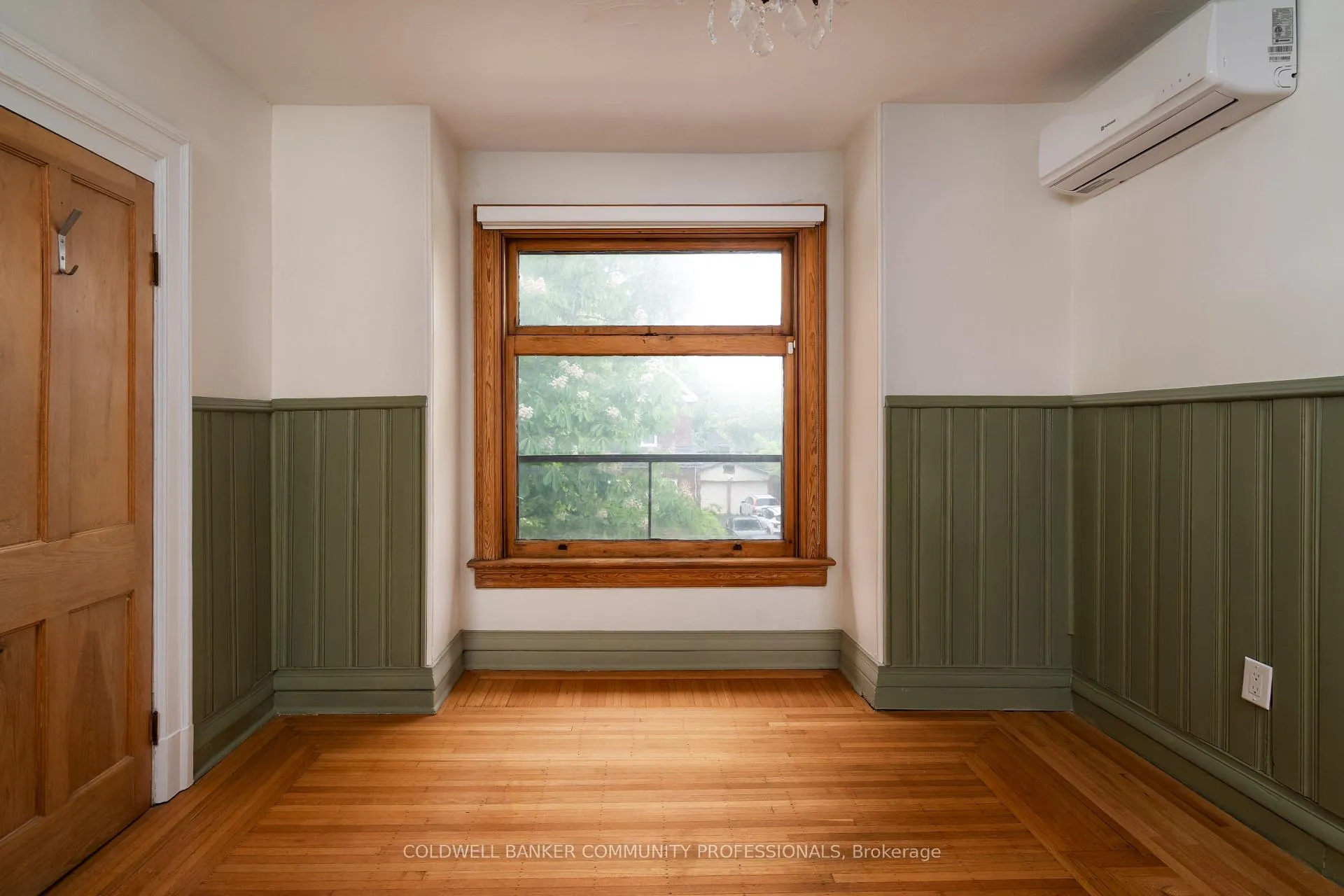 Photo 23 of 44 St Clair Avenue, Hamilton, Gibson — HOMEH