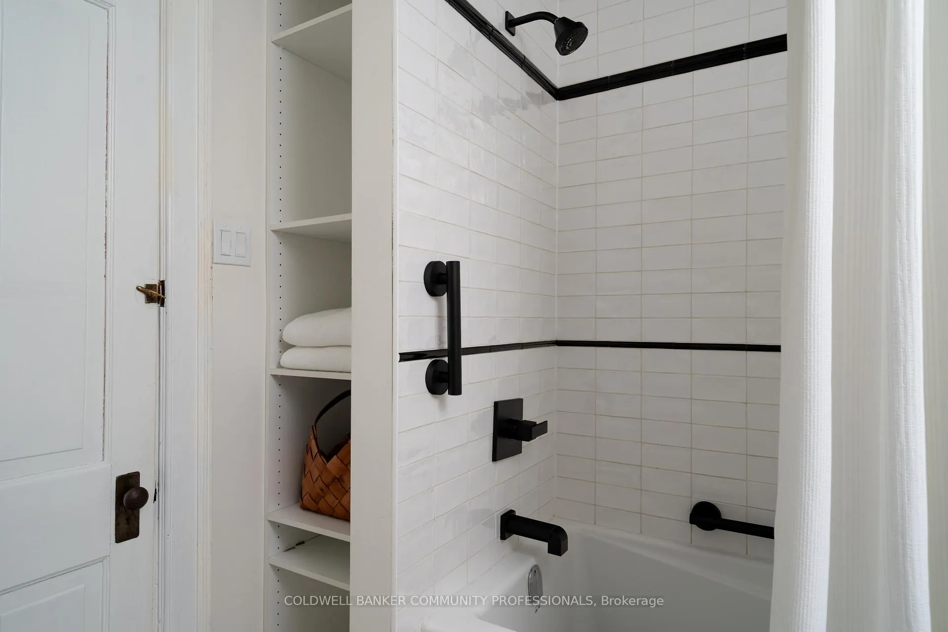 Photo 29 of 44 St Clair Avenue, Hamilton, Gibson — HOMEH