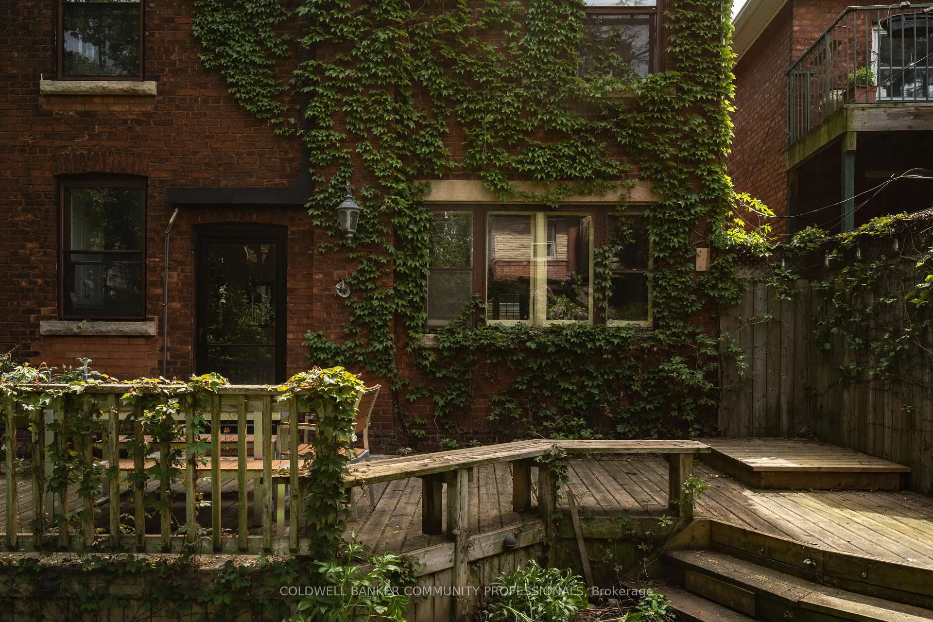 Photo 40 of 44 St Clair Avenue, Hamilton, Gibson — HOMEH