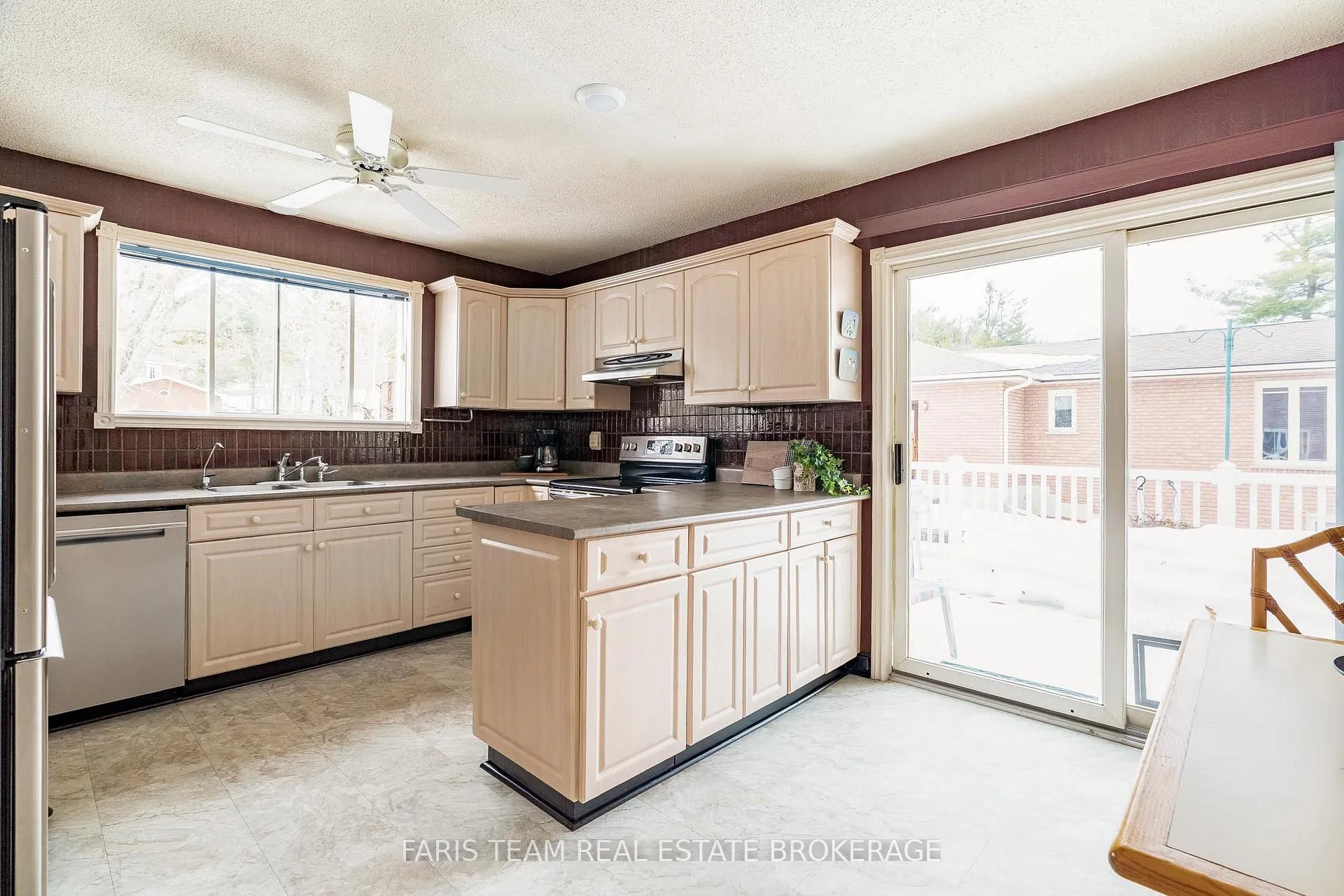 Photo 4 of 21 Pooles Road, Springwater, Midhurst — HOMEH