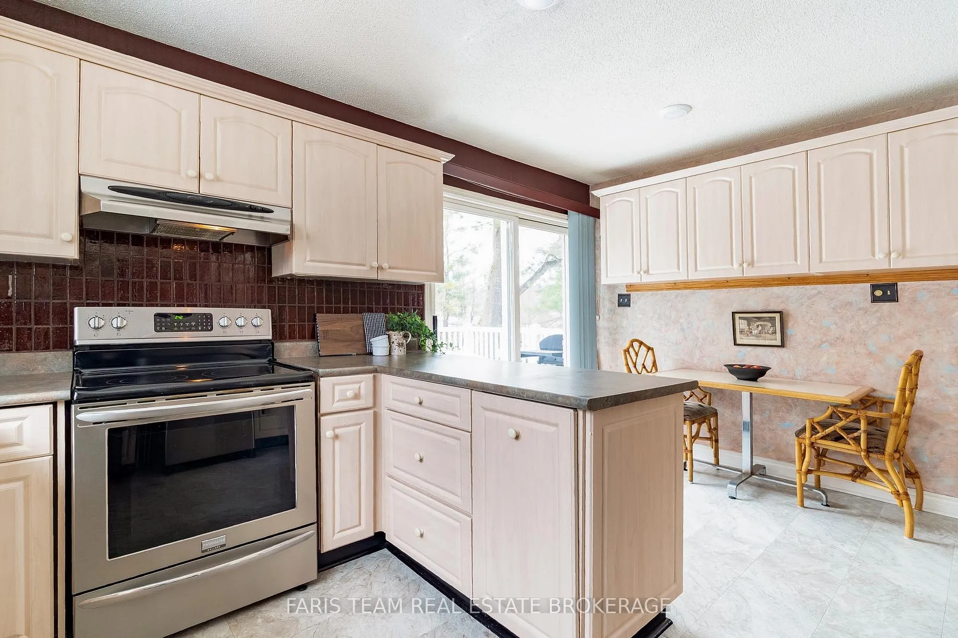 Photo 6 of 21 Pooles Road, Springwater, Midhurst — HOMEH