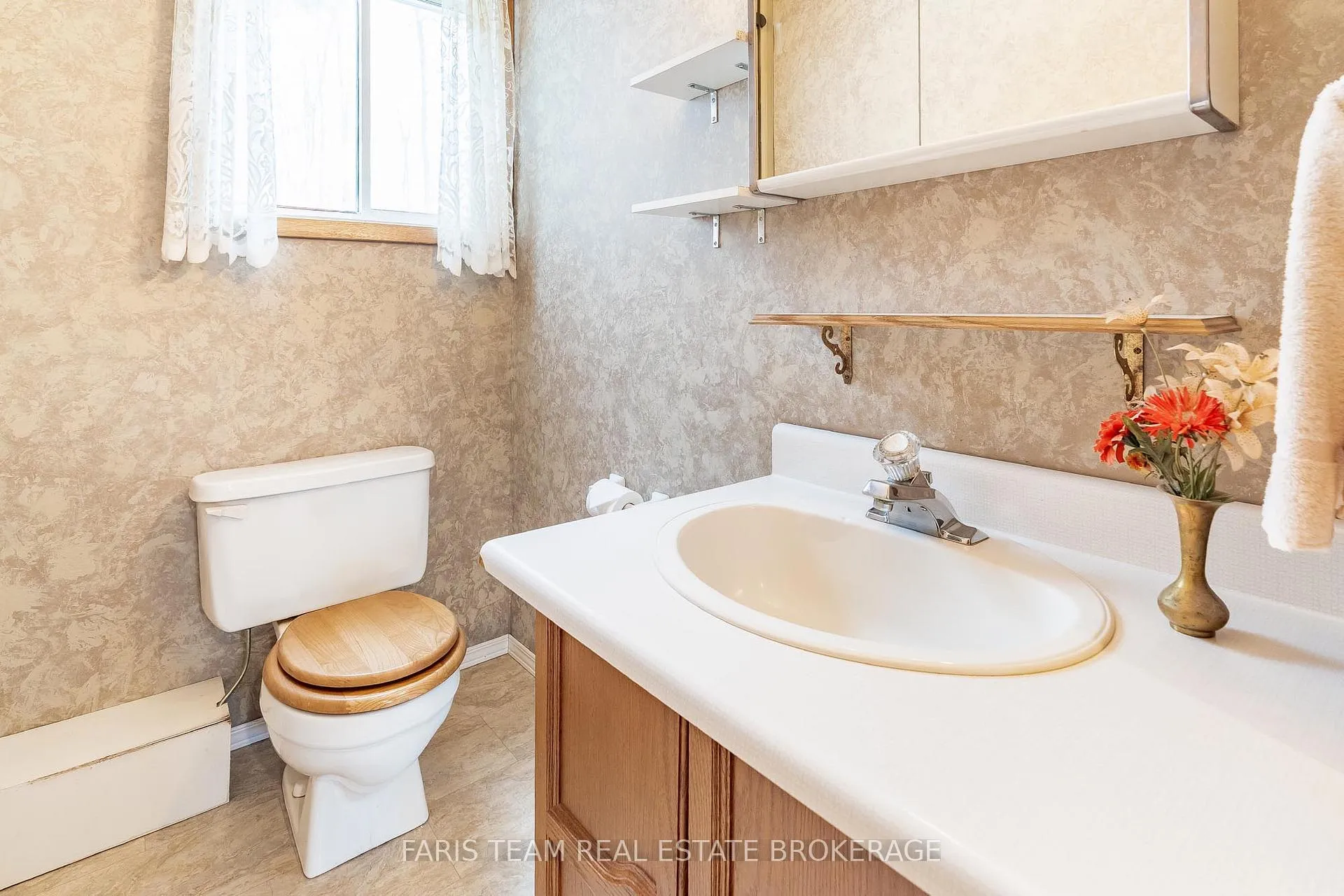 Photo 33 of 21 Pooles Road, Springwater, Midhurst — HOMEH