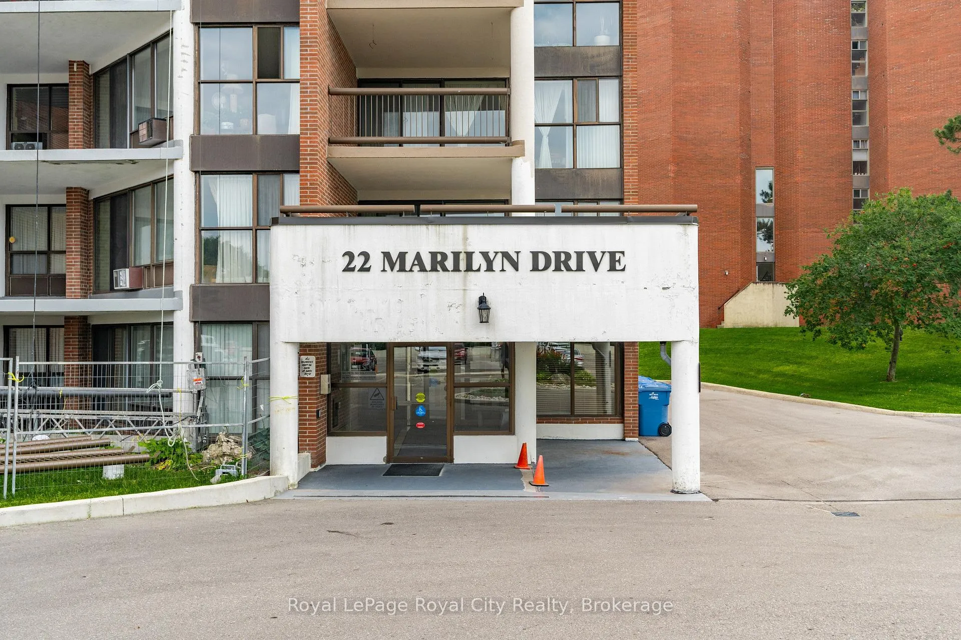 Photo 3 of Unit 803, 22 Marilyn Drive, Guelph, Riverside Park — HOMEH