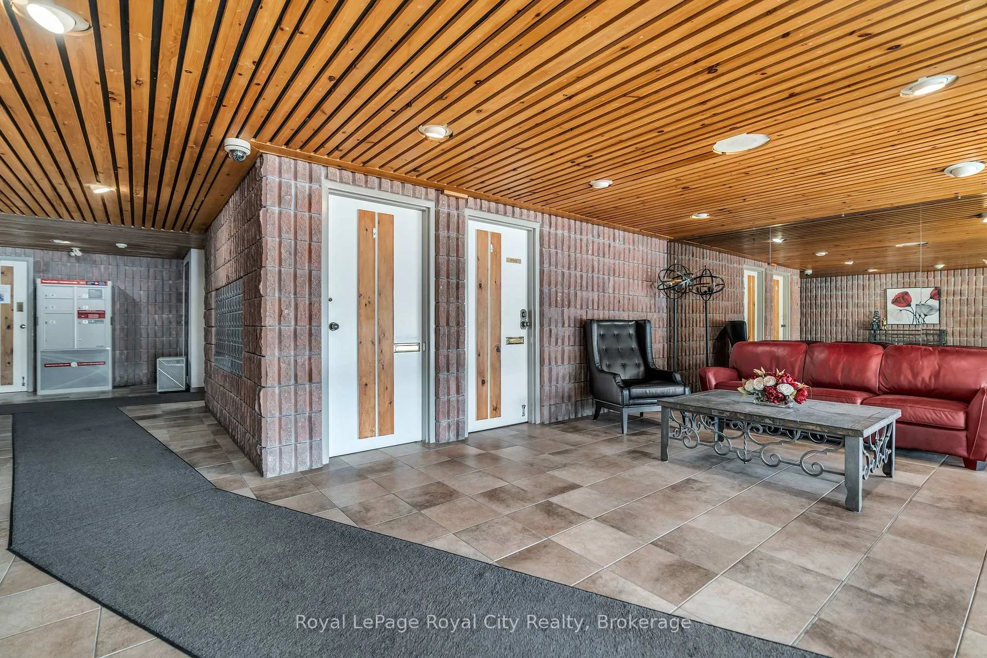 Photo 4 of Unit 803, 22 Marilyn Drive, Guelph, Riverside Park — HOMEH