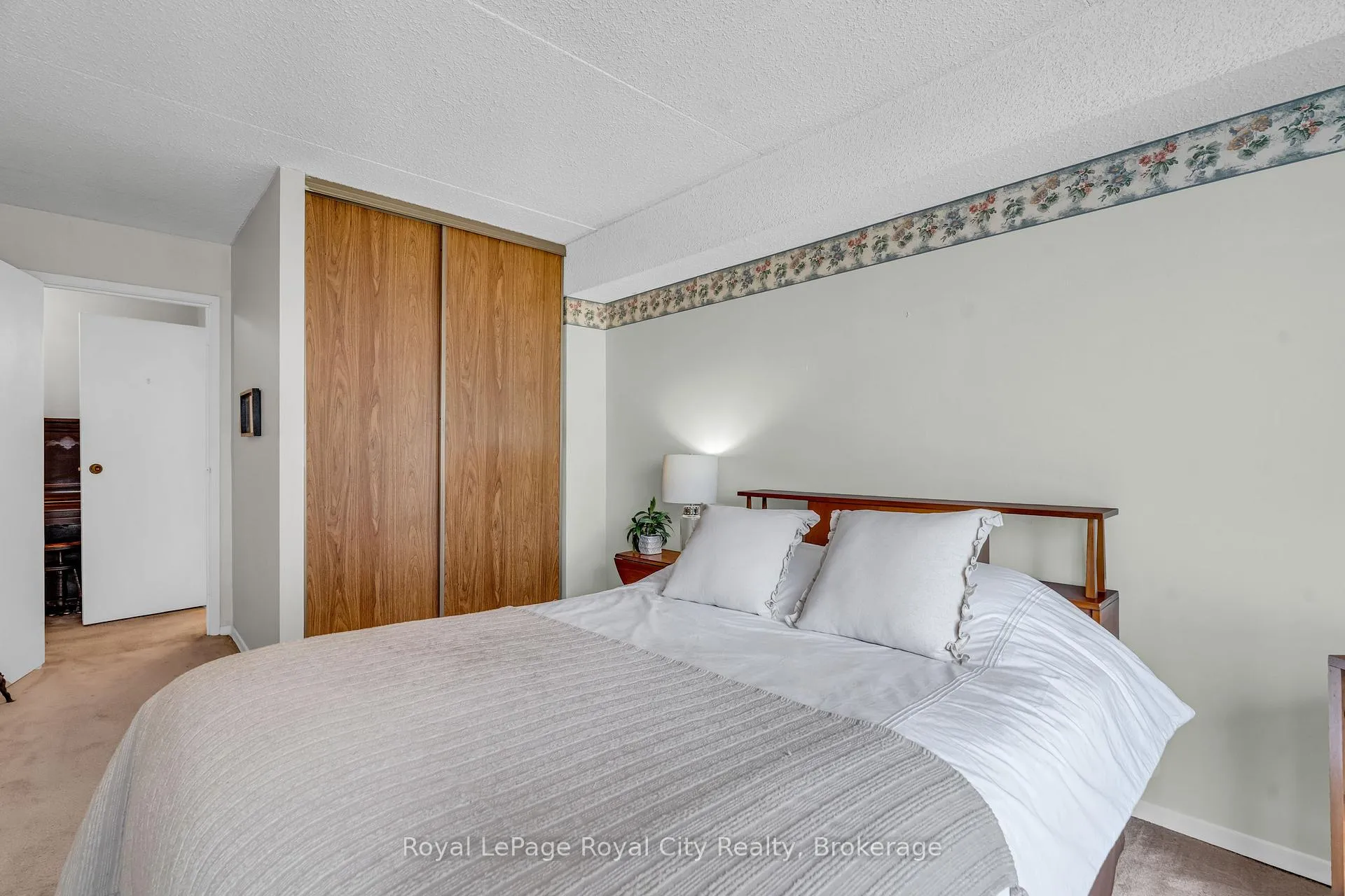 Photo 21 of Unit 803, 22 Marilyn Drive, Guelph, Riverside Park — HOMEH