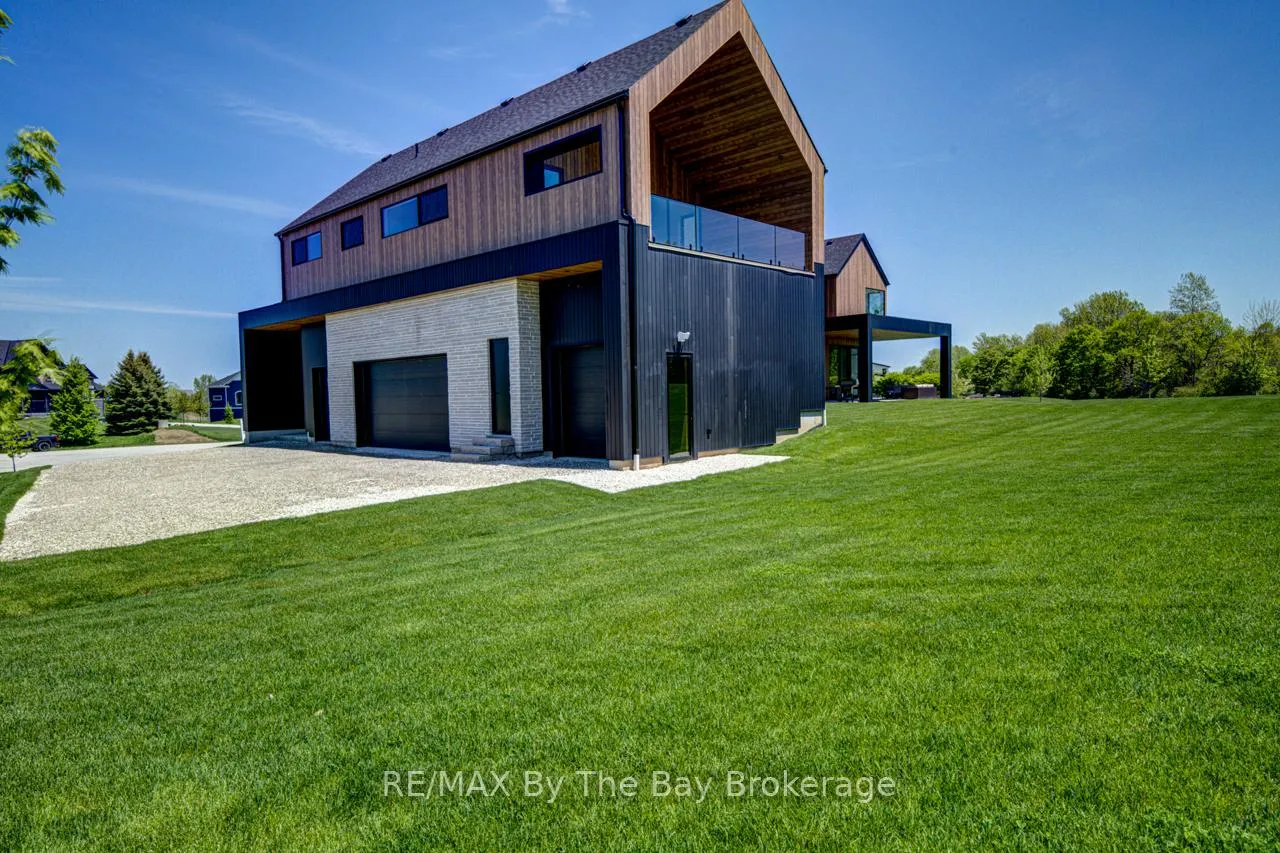 Photo 2 of 18 Raintree Court, Clearview, Rural Clearview — HOMEH