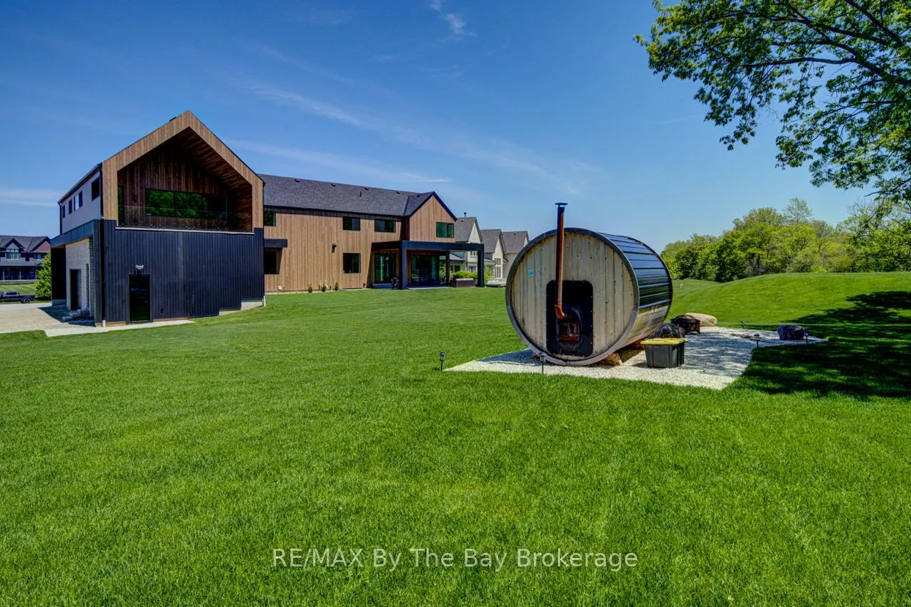 Photo 3 of 18 Raintree Court, Clearview, Rural Clearview — HOMEH