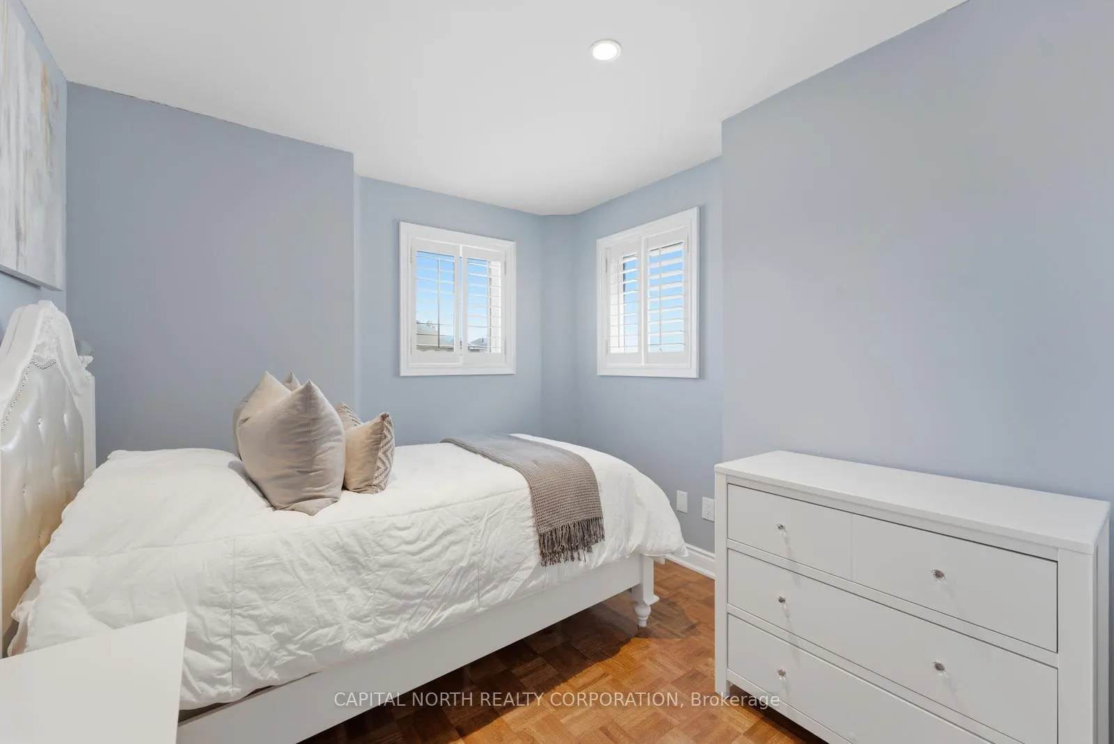 Photo 8 of 56 Michelle Drive, Vaughan, East Woodbridge — HOMEH