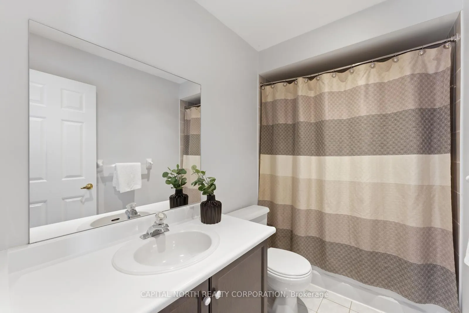 Photo 9 of 56 Michelle Drive, Vaughan, East Woodbridge — HOMEH