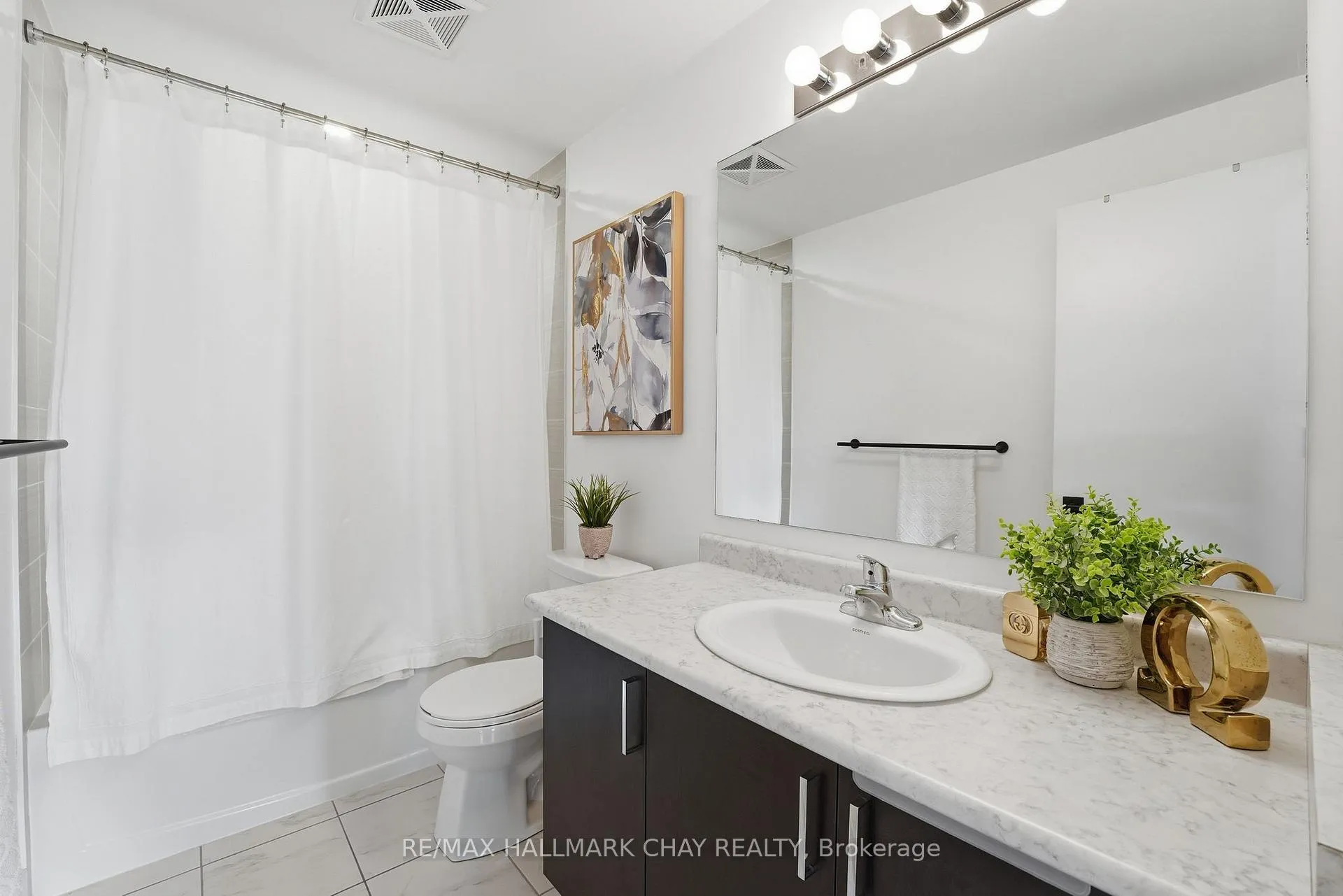 Photo 16 of Unit 406, 5 Chef Lane, Barrie, Rural Barrie Southeast — HOMEH