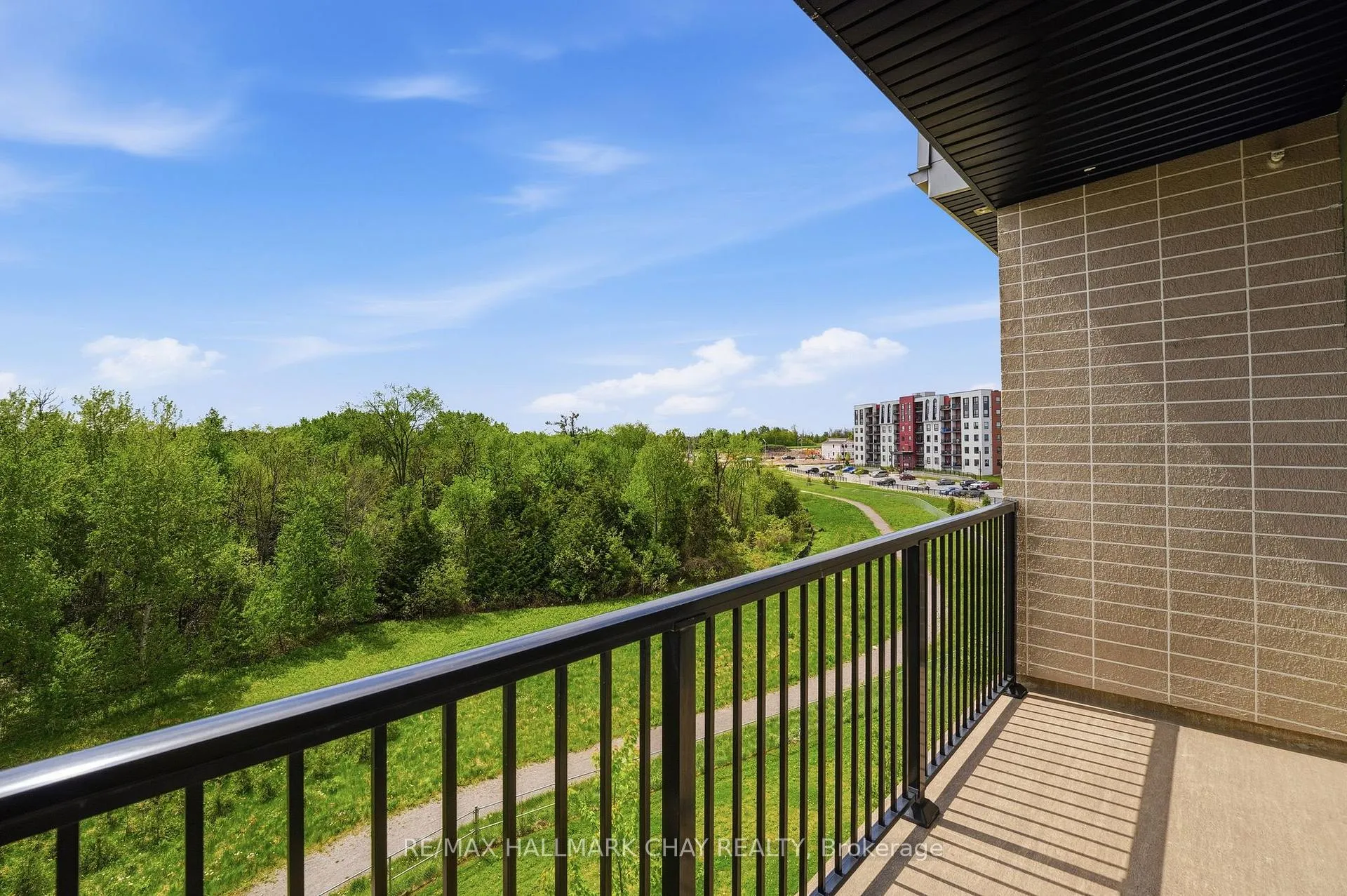 Photo 17 of Unit 406, 5 Chef Lane, Barrie, Rural Barrie Southeast — HOMEH