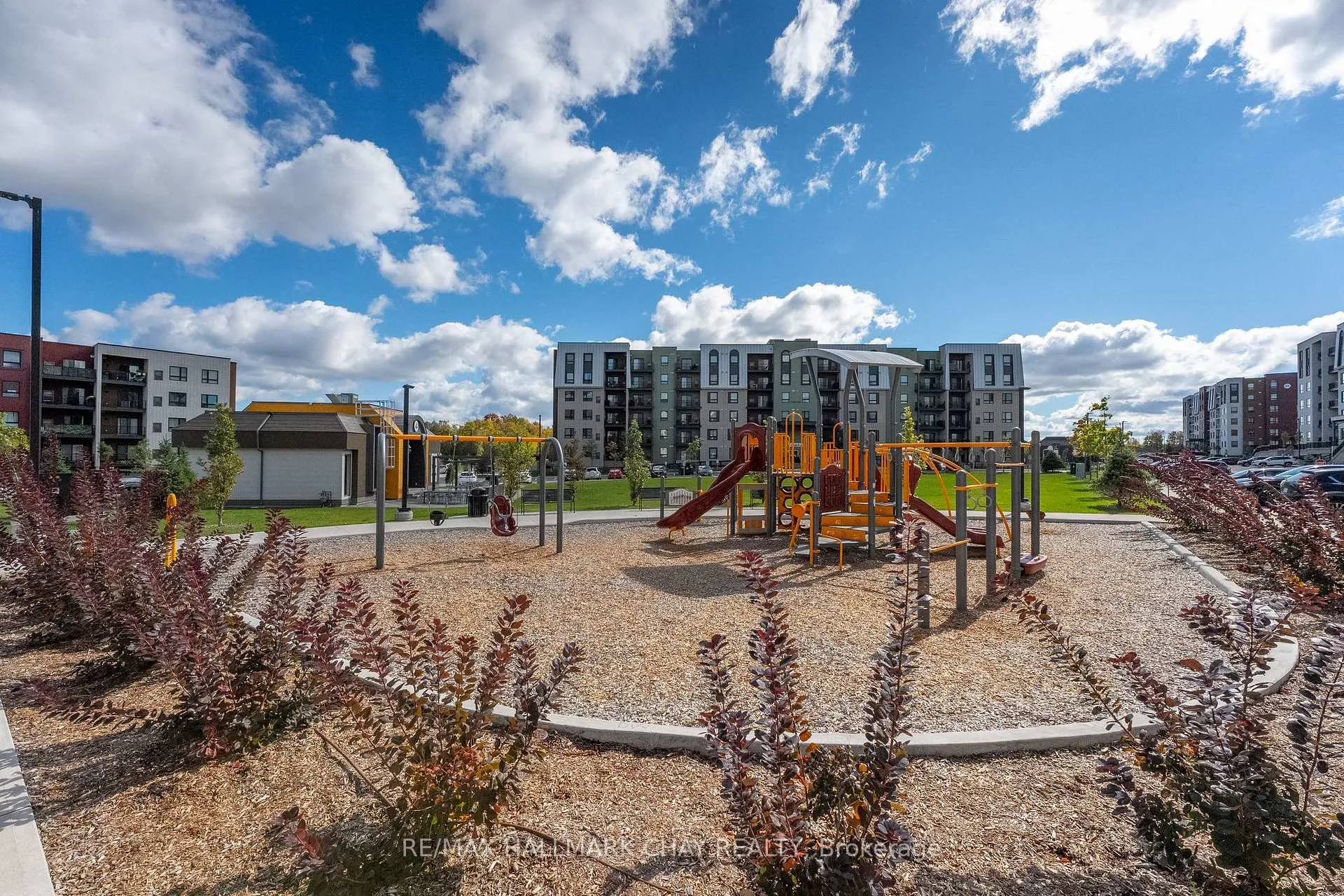 Photo 22 of Unit 406, 5 Chef Lane, Barrie, Rural Barrie Southeast — HOMEH