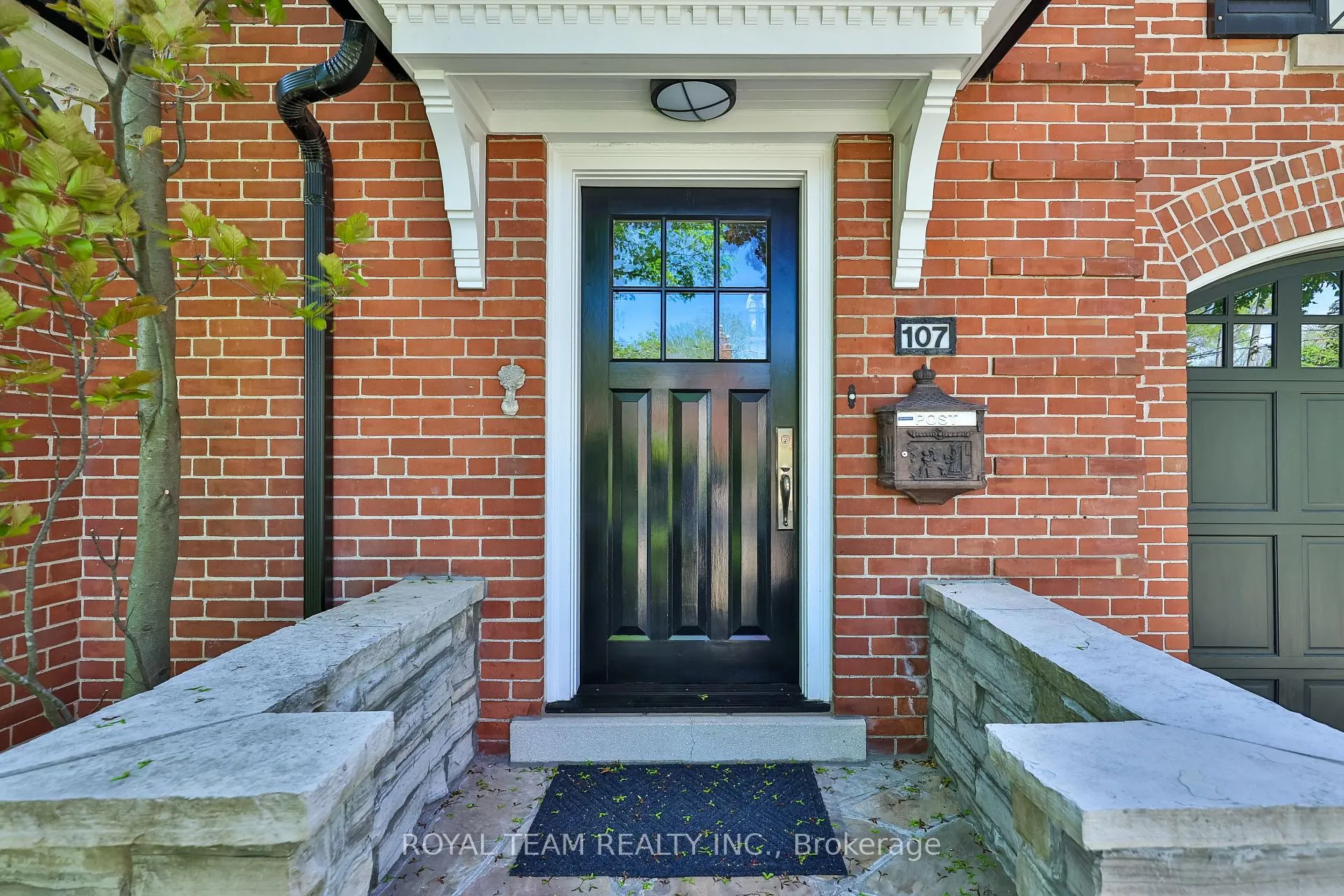 Photo 2 of 107 Esgore Drive, Toronto, Bedford Park-Nortown — HOMEH