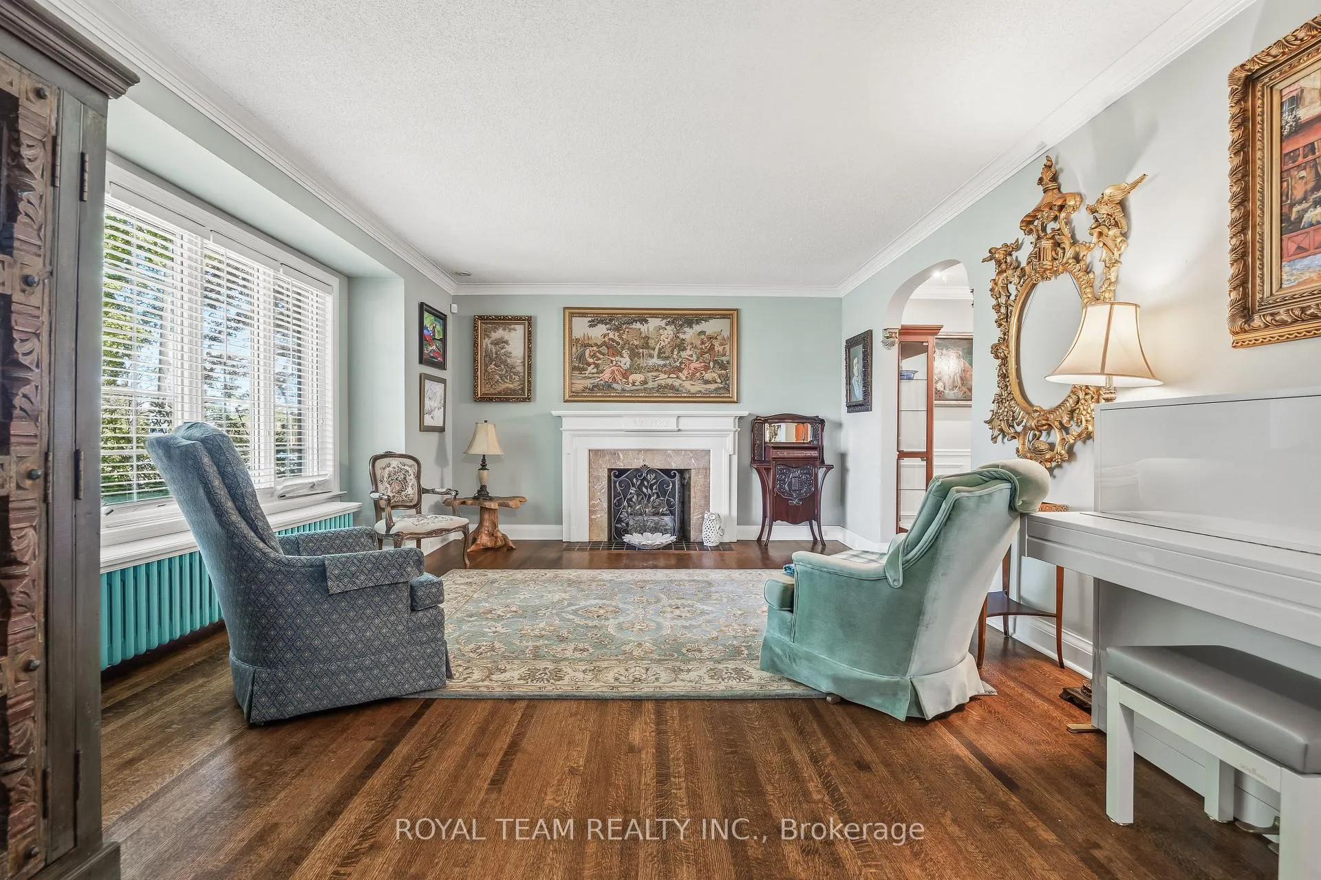 Photo 3 of 107 Esgore Drive, Toronto, Bedford Park-Nortown — HOMEH